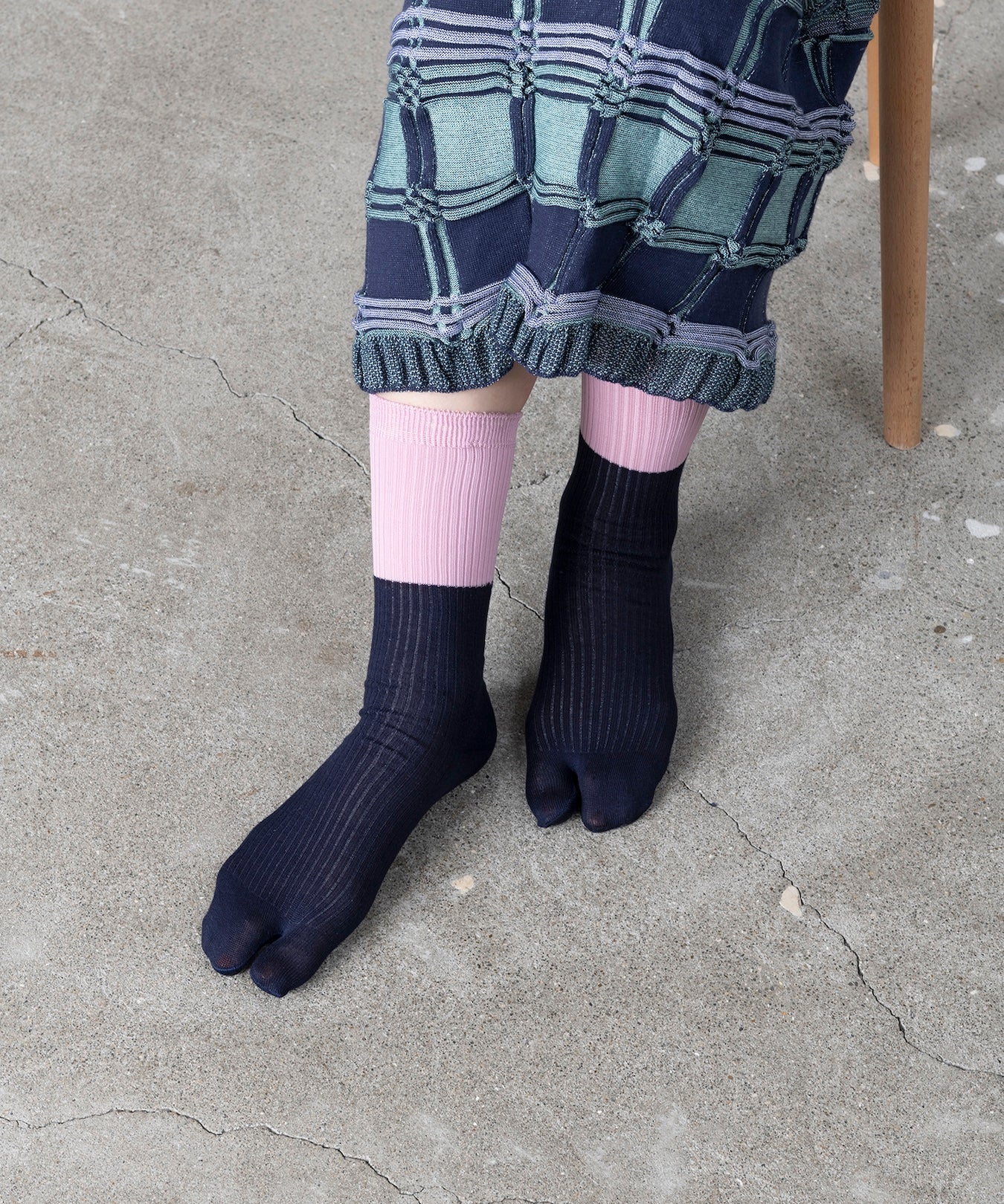 BICOLOR TABI SOCKS
