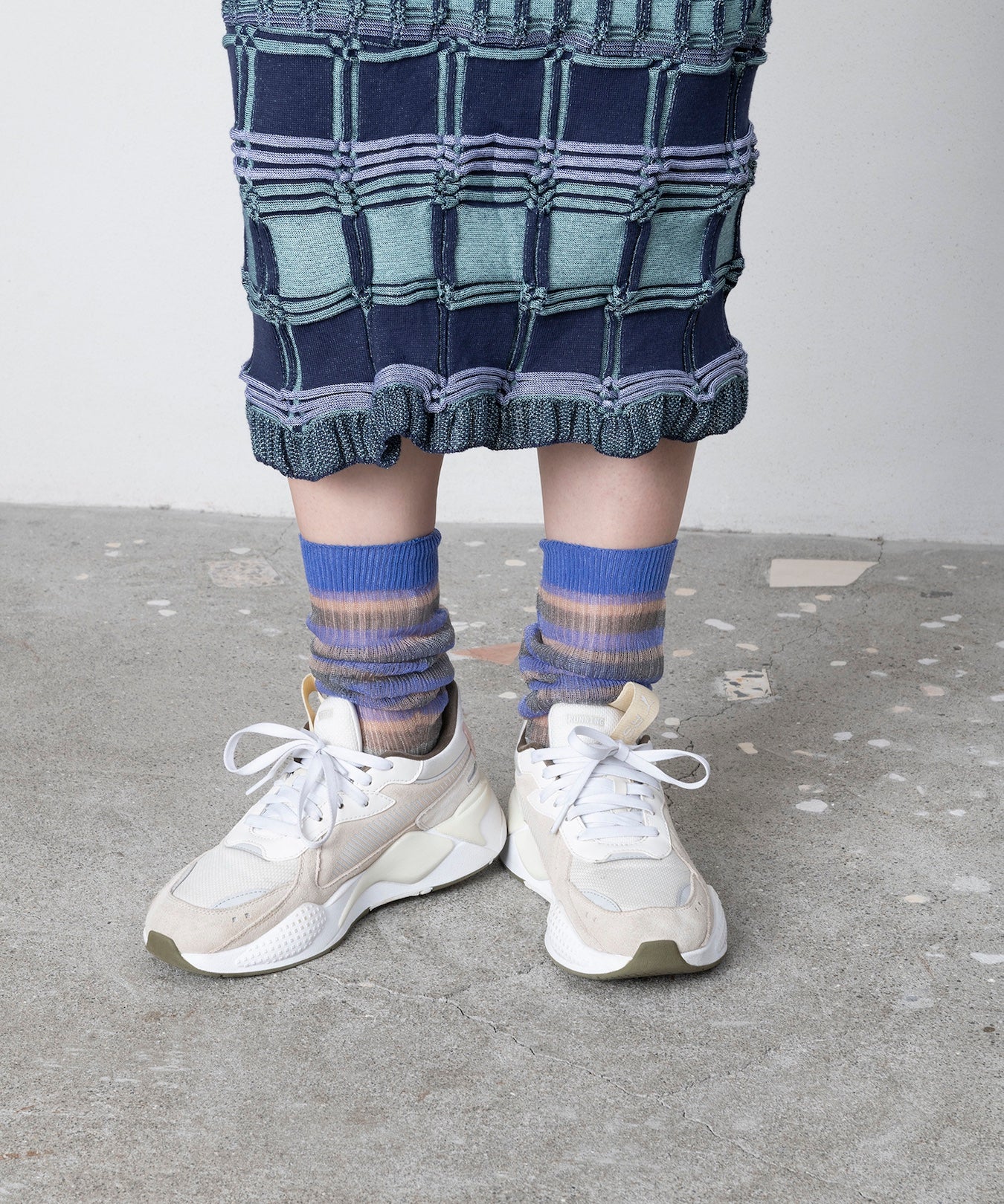 SHEER BORDER LOOSE SOCKS
