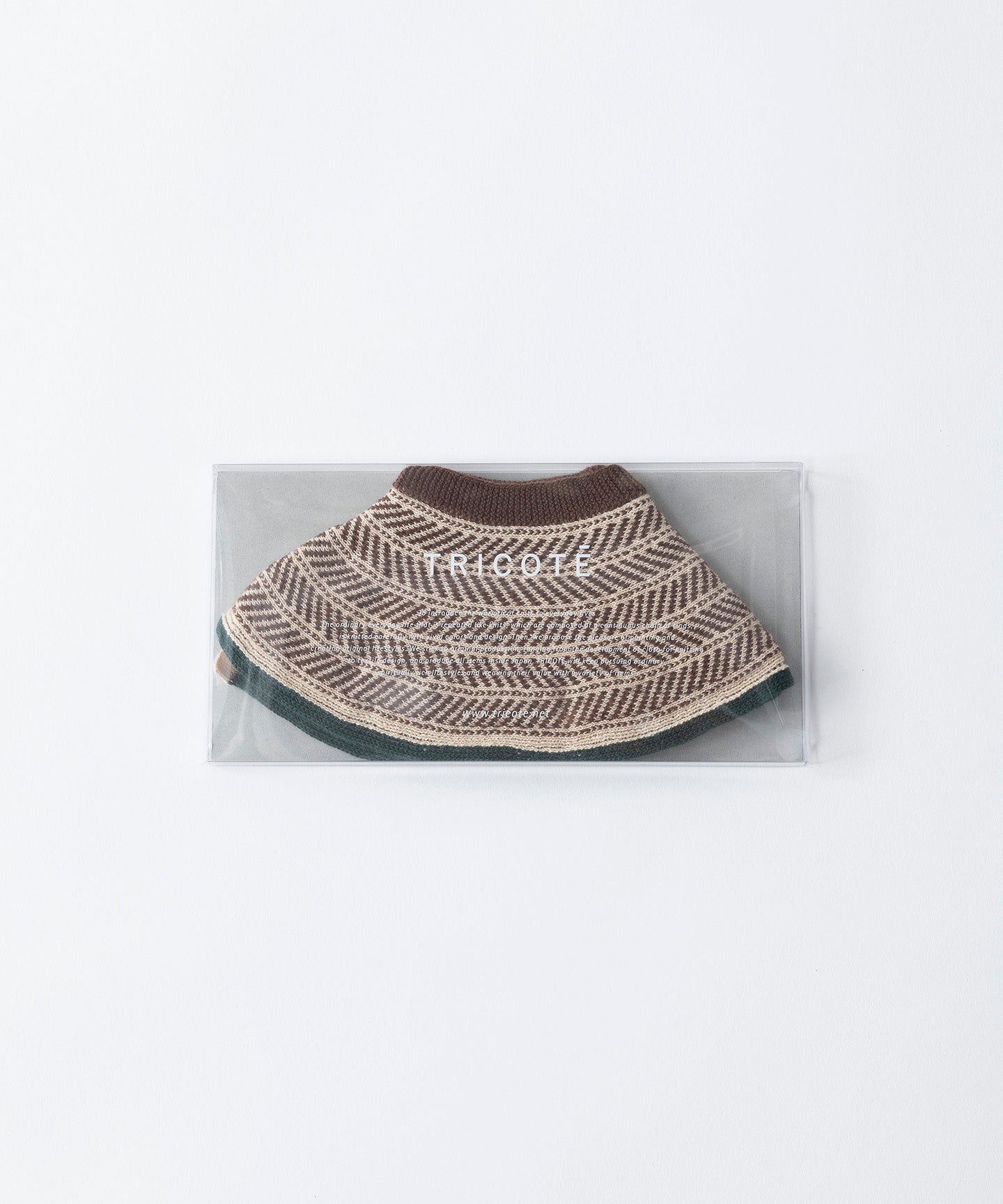 CABLE PATTERN KNIT BIB