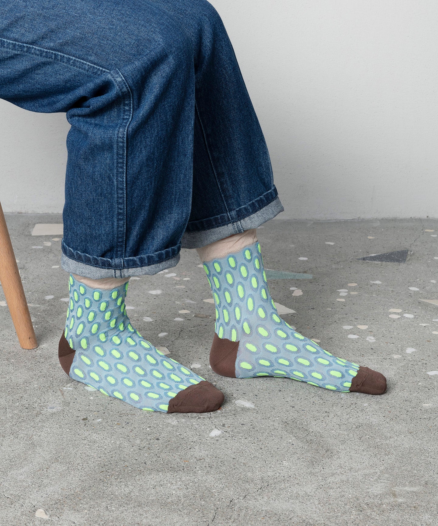 BUMPY MESH DOT SOCKS