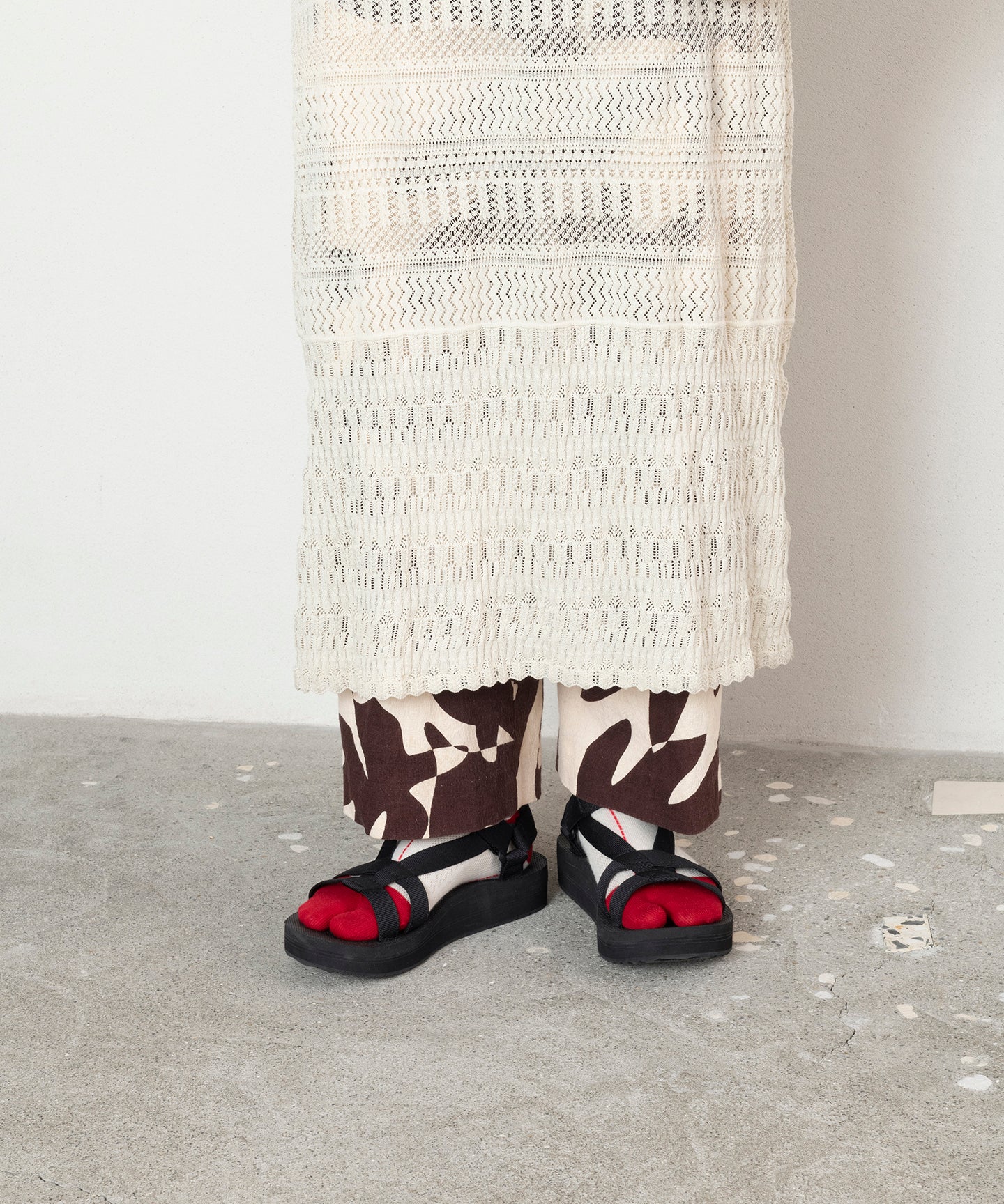 LACE PATTERN TABI SOCKS