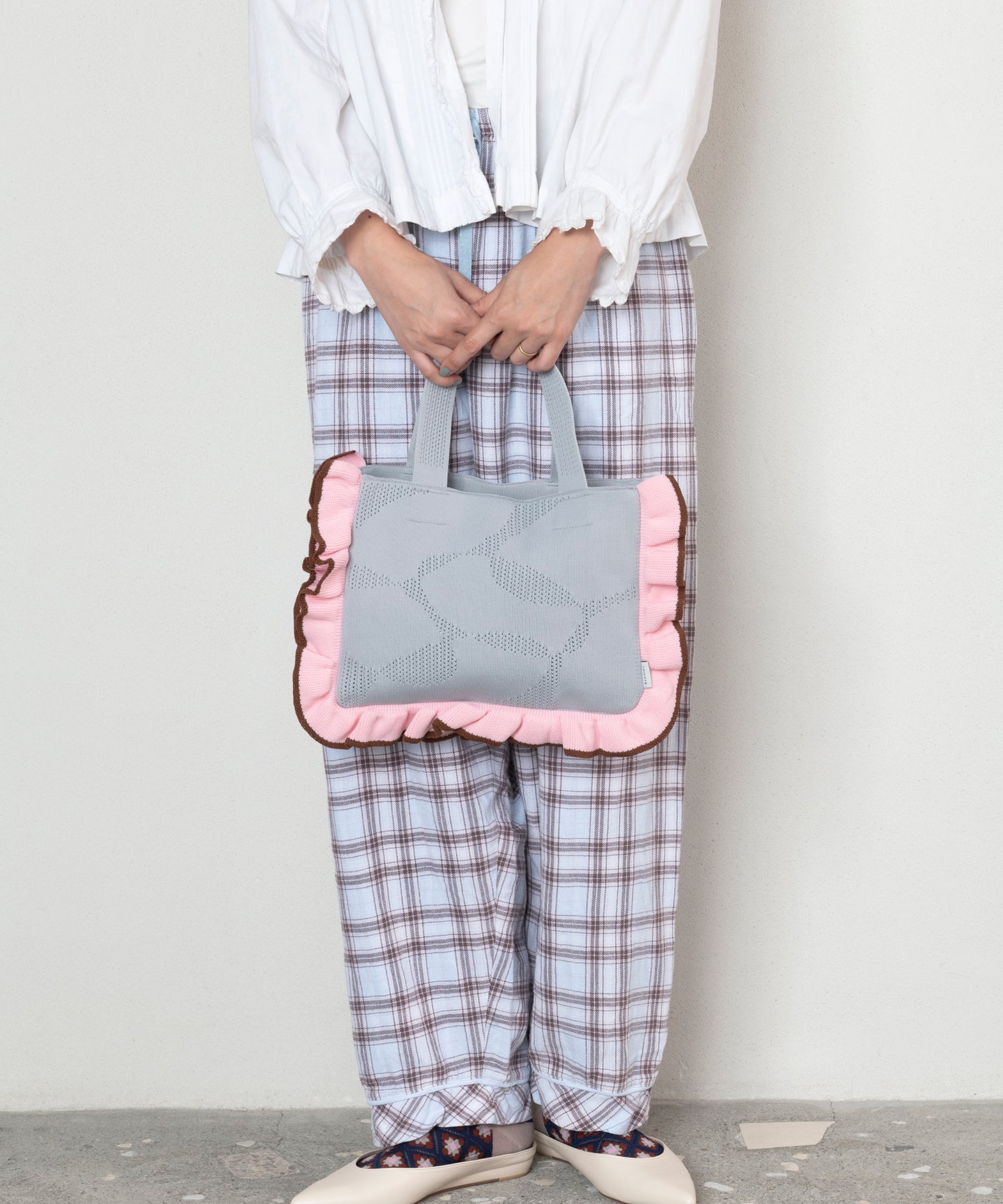 OVAL PATTERNED MINI KNIT BAG