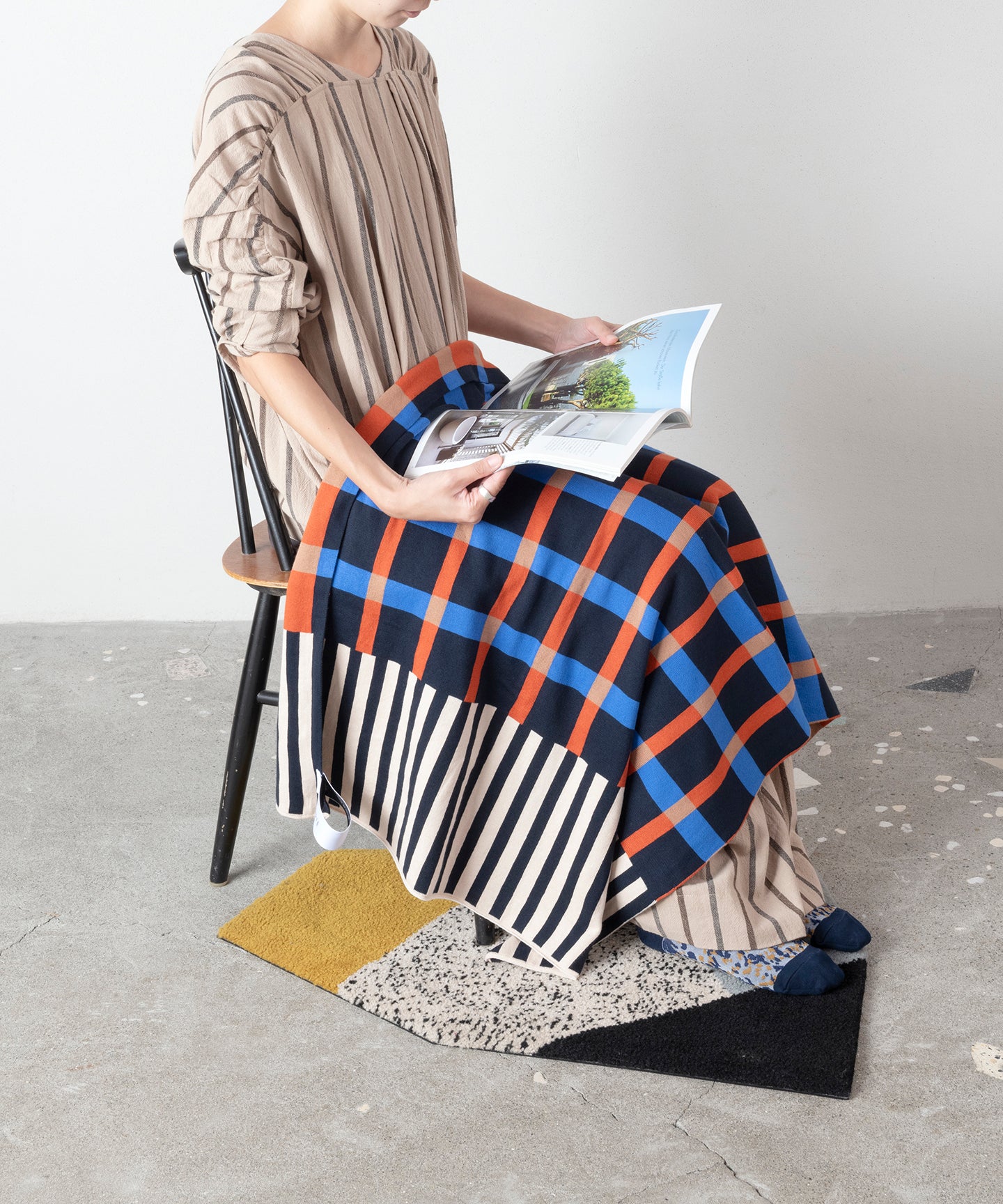 STRIPE-PLAID PATTERN KNIT BLANKET