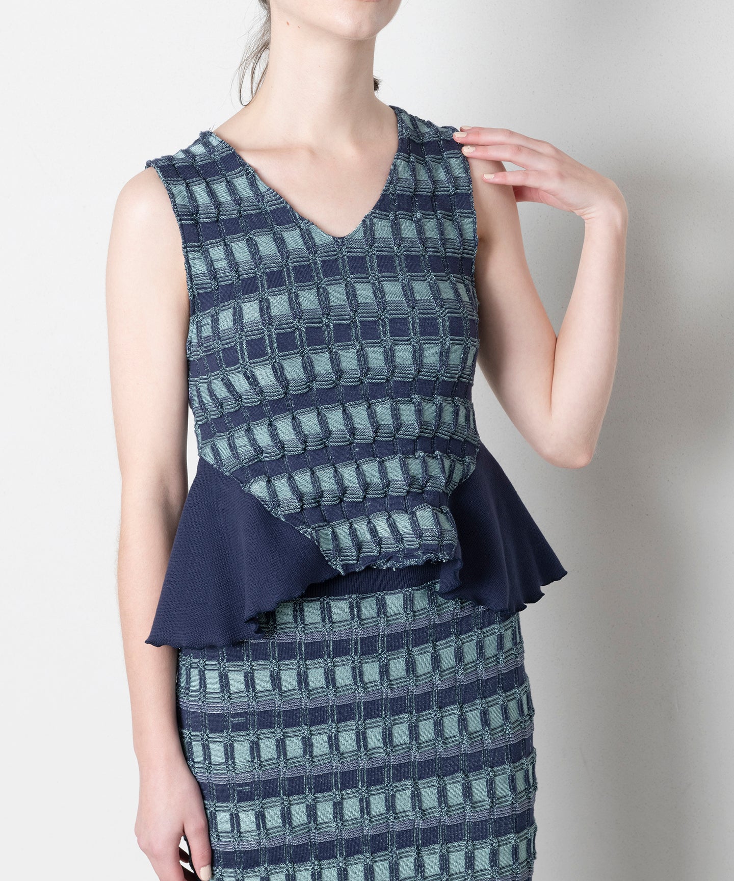 BUMPY CHECK KNIT TOPS