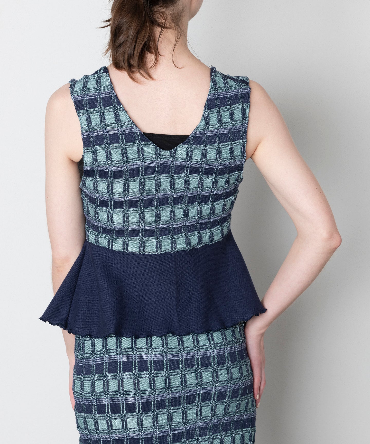BUMPY CHECK KNIT TOPS