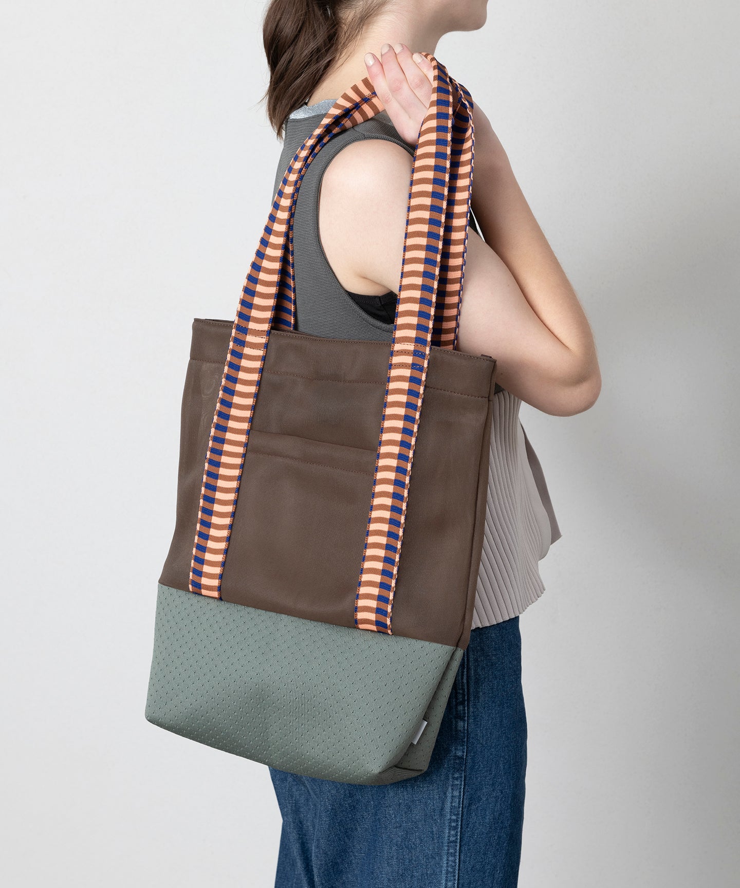 MESH SPONGE TOTE BAG