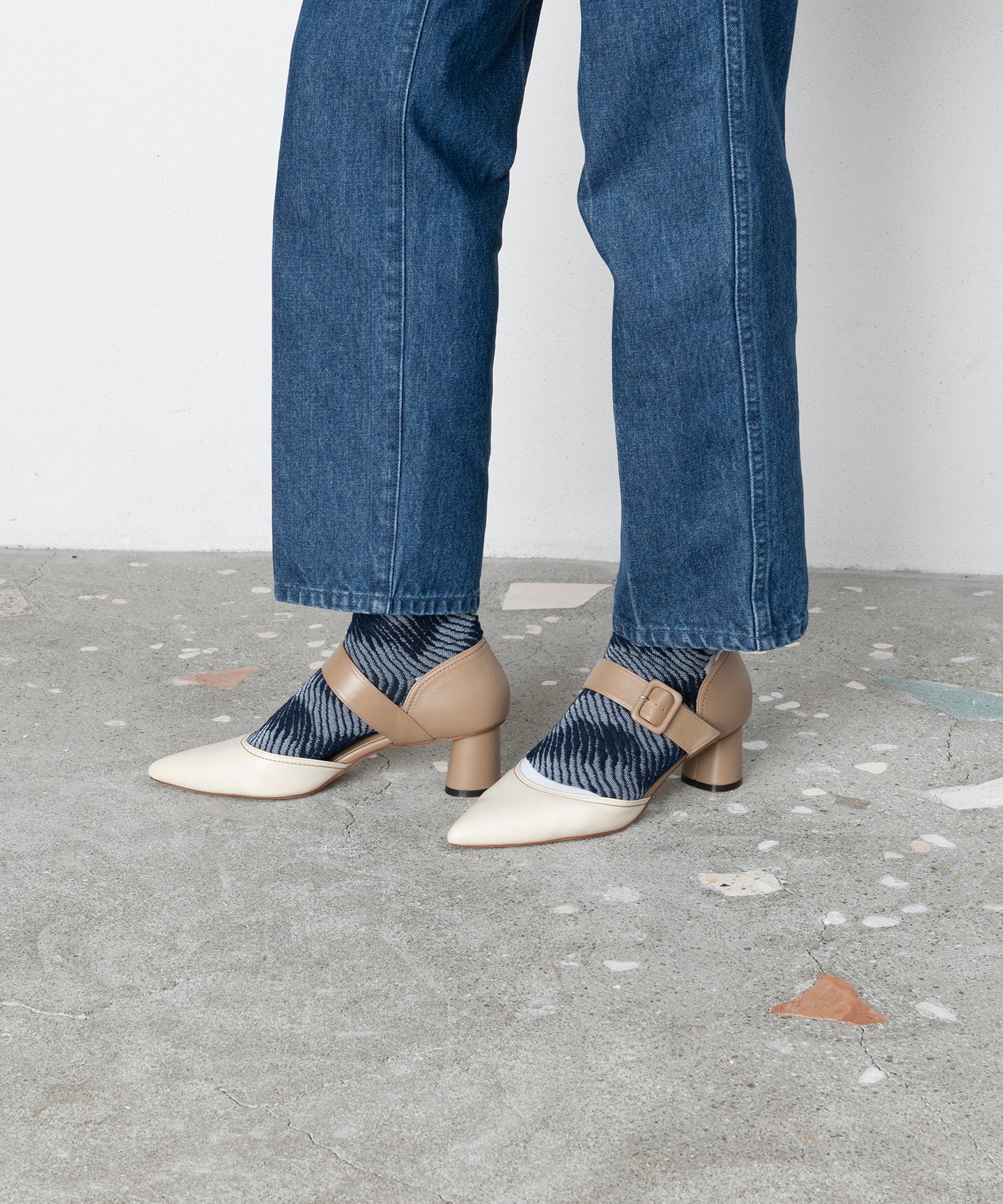 BUMPY BLUR STRIPE SOCKS(UNISEX)