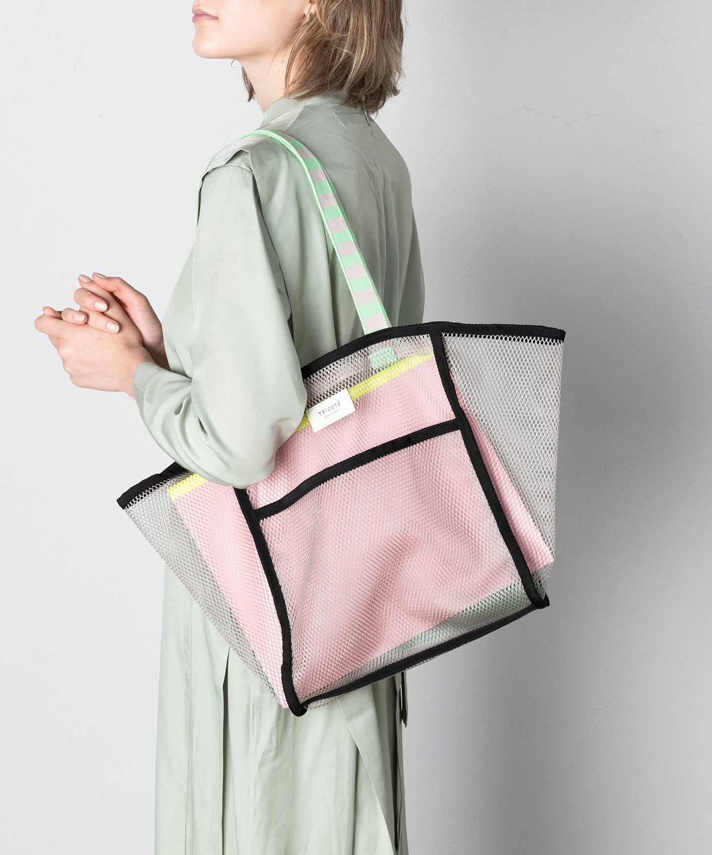 MESH POCKET TOTE BAG
