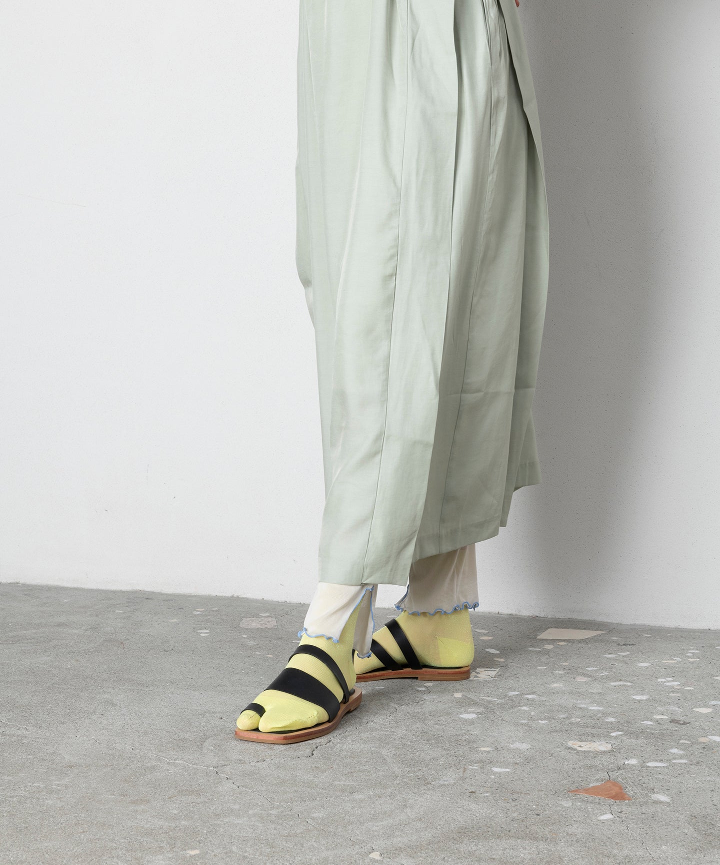 SHEER COLOUR LAME TABI SOCKS