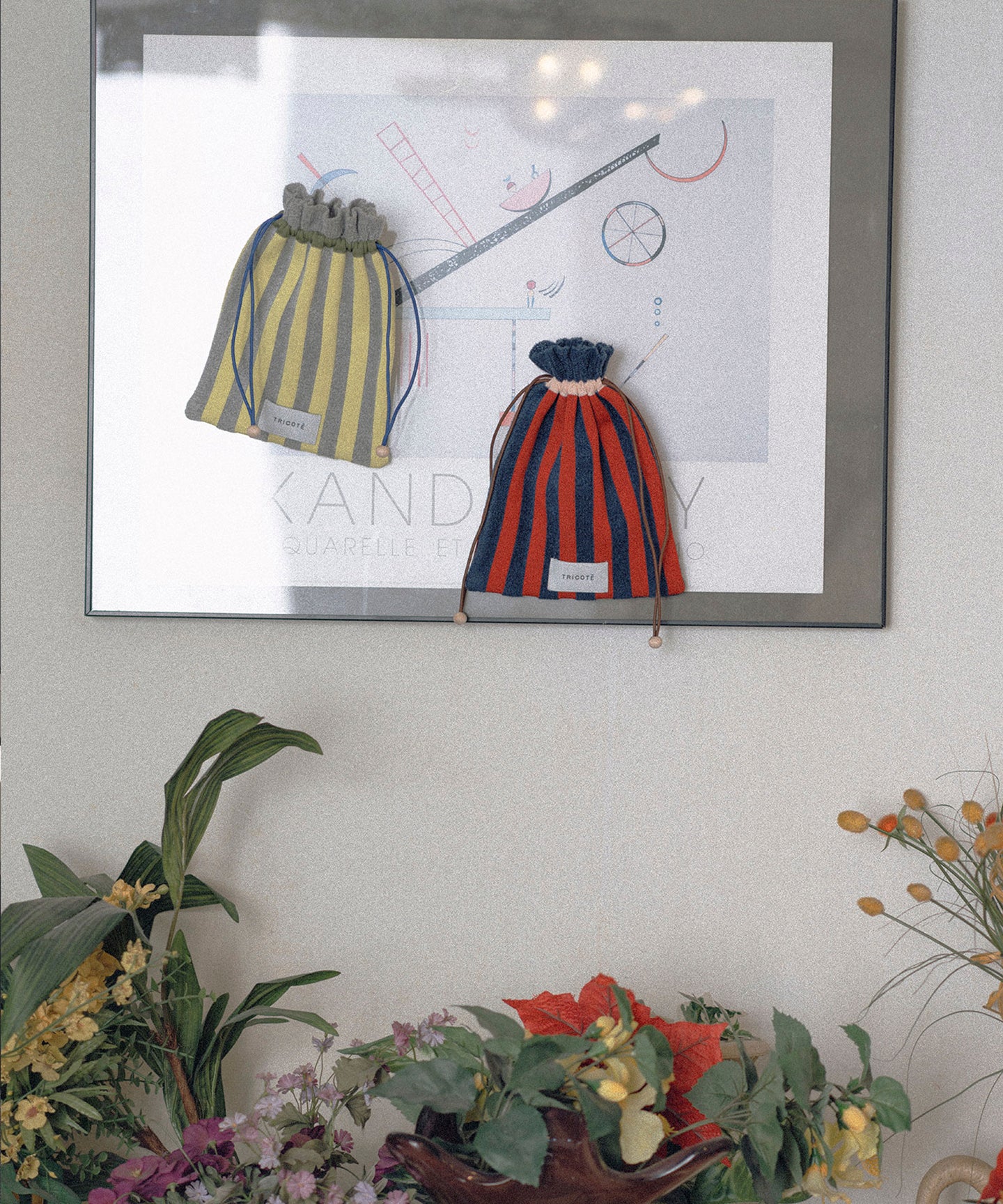 STRIPED SHAGGY MINI POUCH