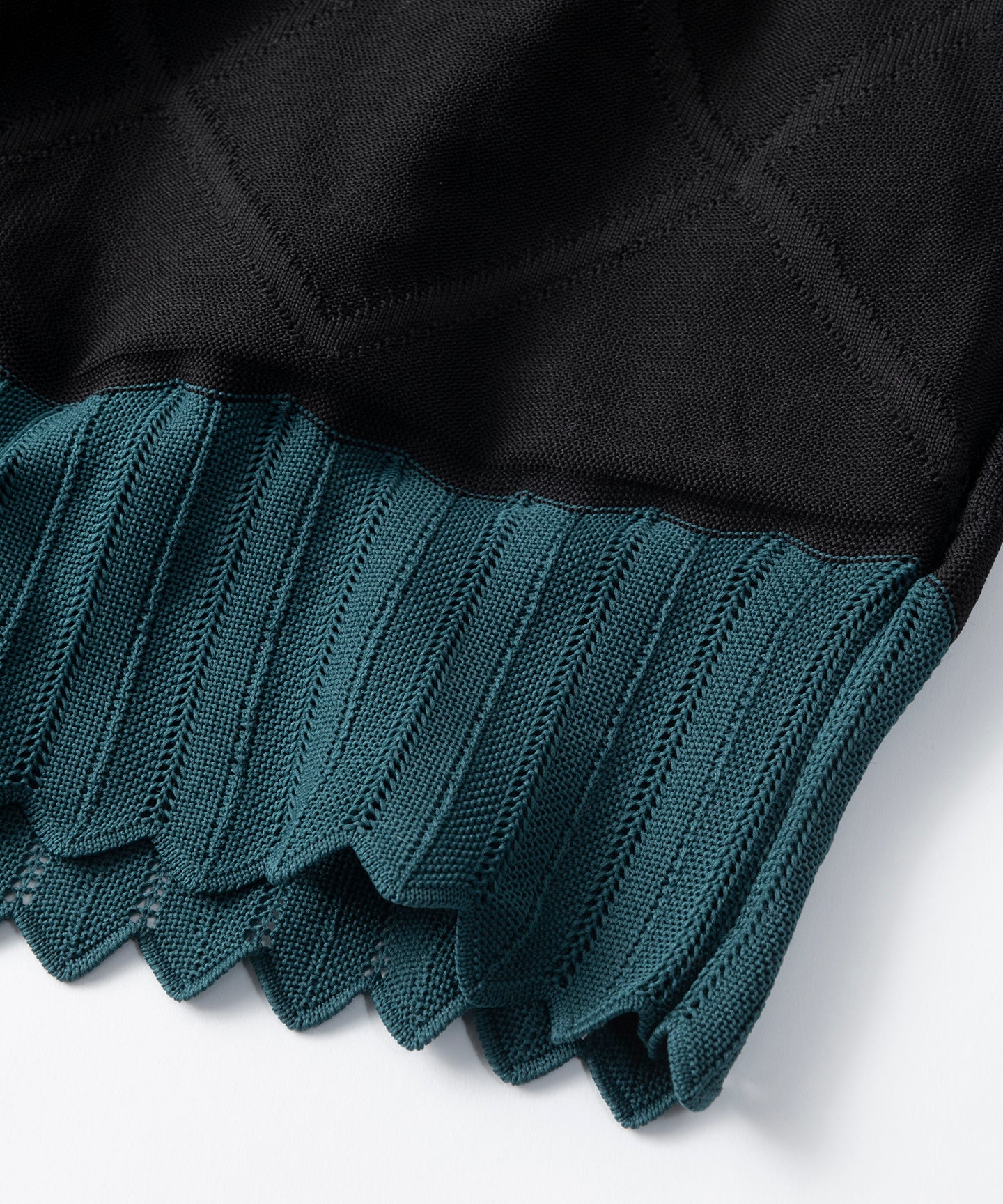 ADJUSTABLE KNIT SKIRT