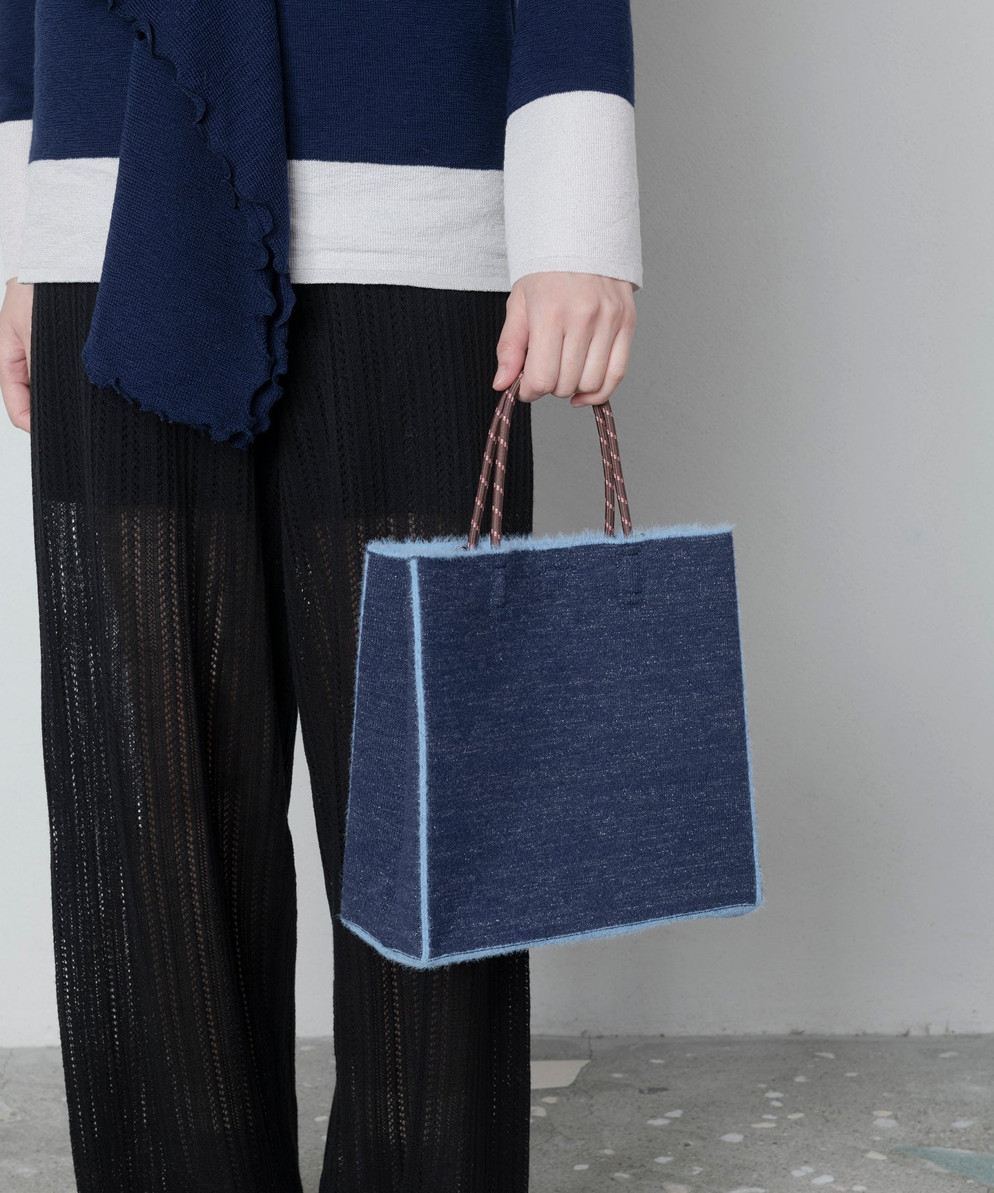 SHAGGY GLITTERS PAPER KNIT BAG