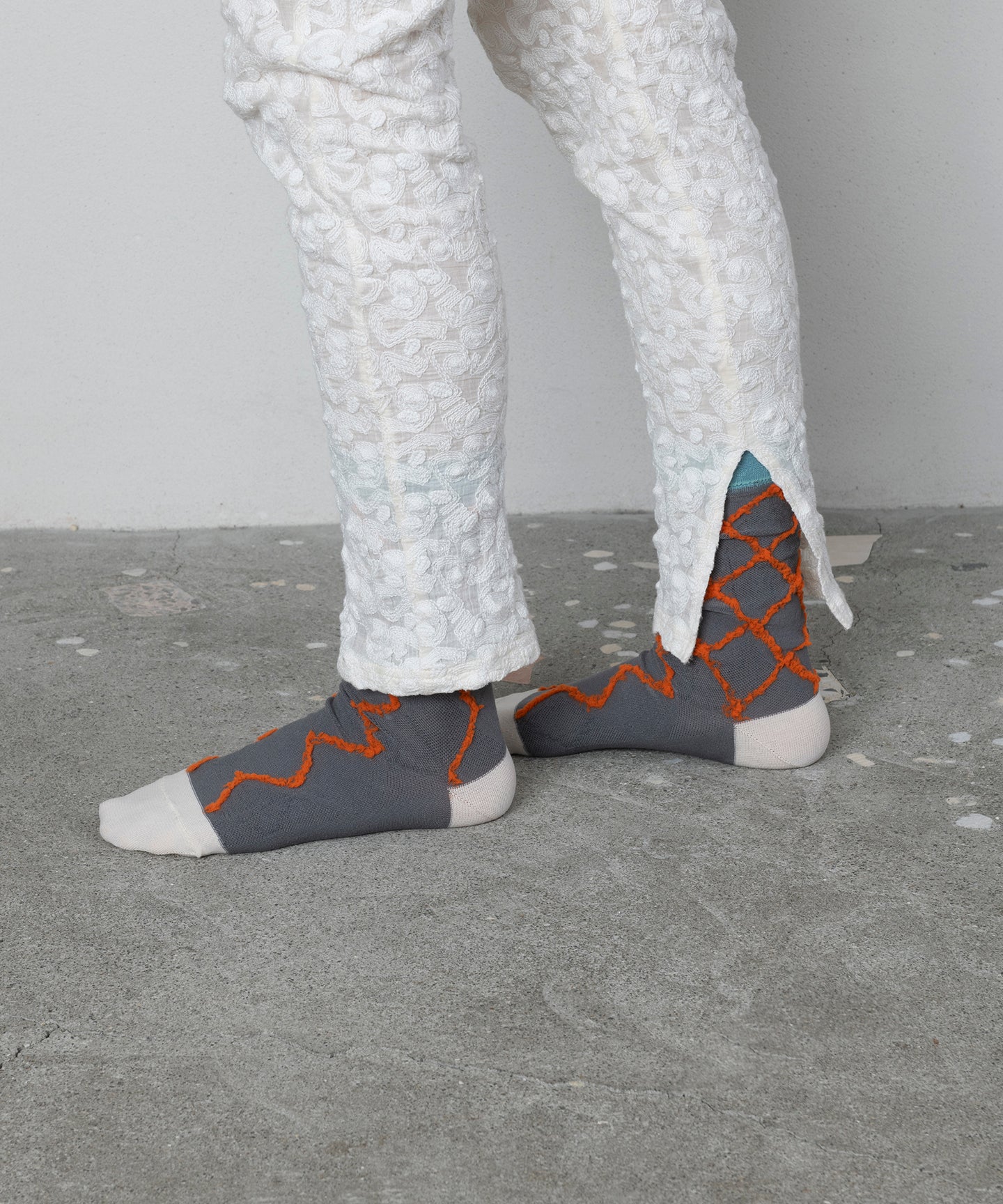 DIAMOND SHAPE FLUFFY SOCKS