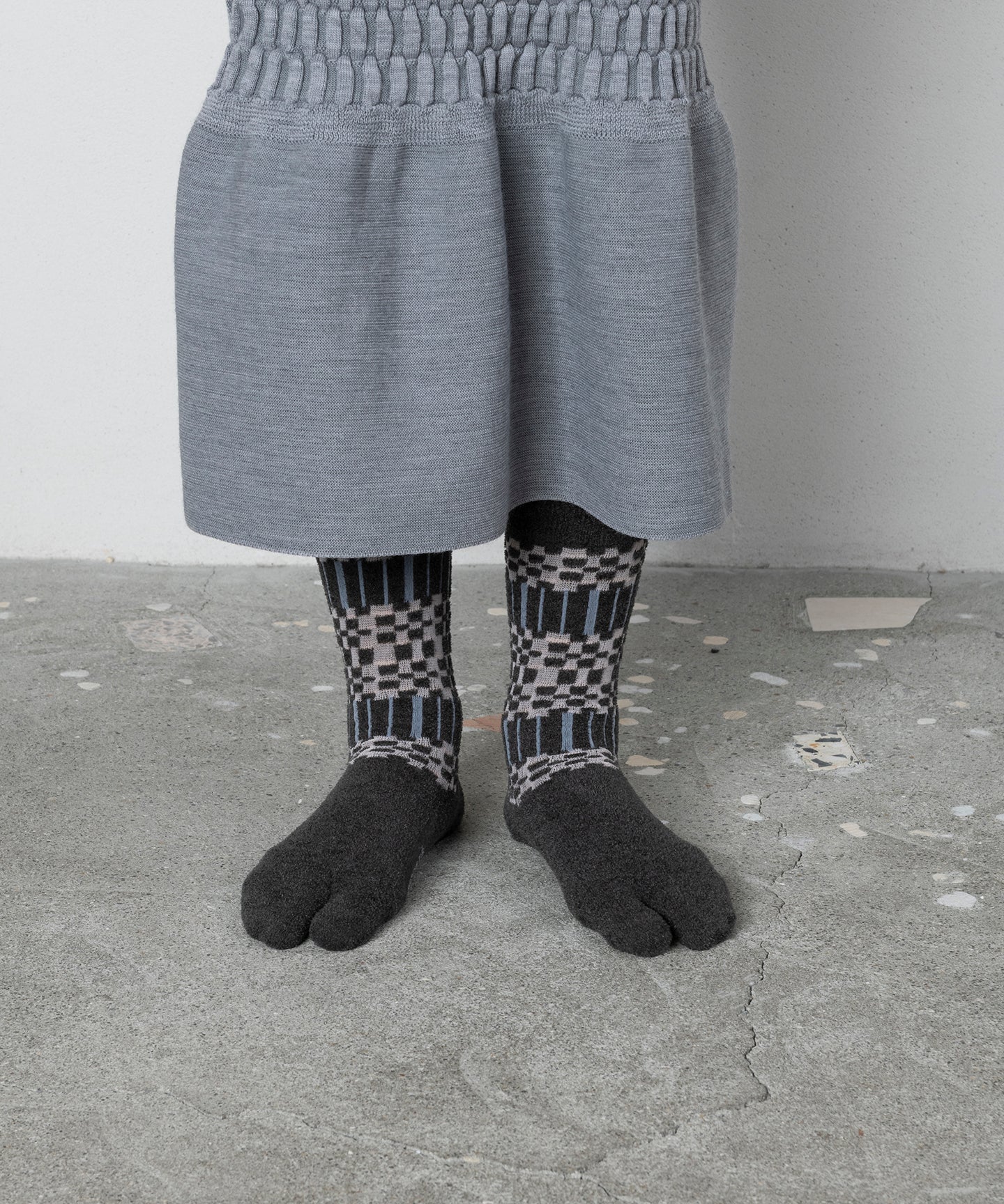 PLAID STRIPED TABI SOCKS