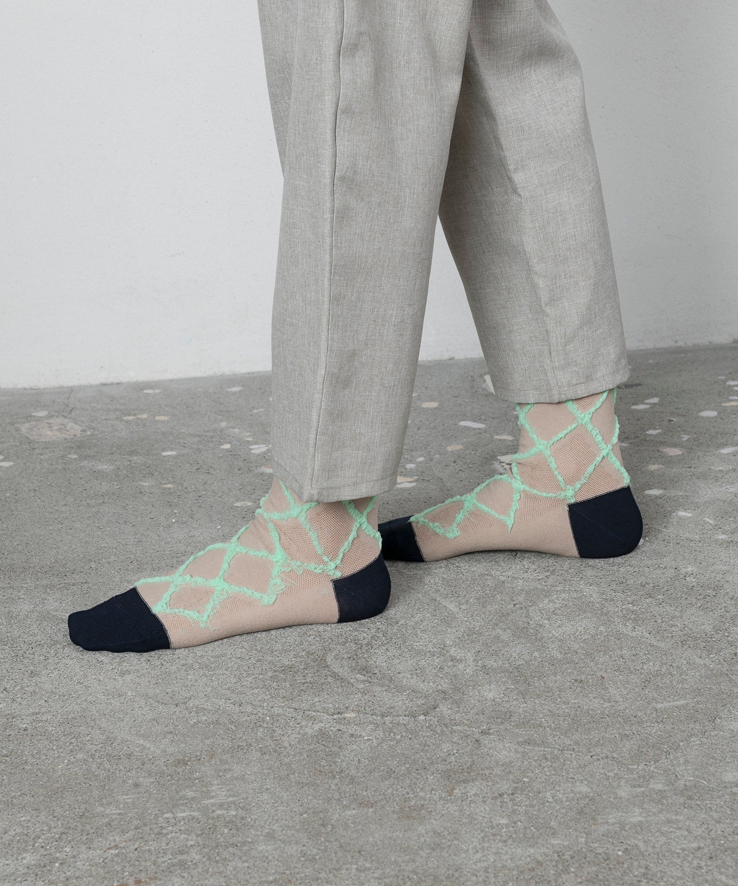 DIAMOND SHAPE FLUFFY SOCKS