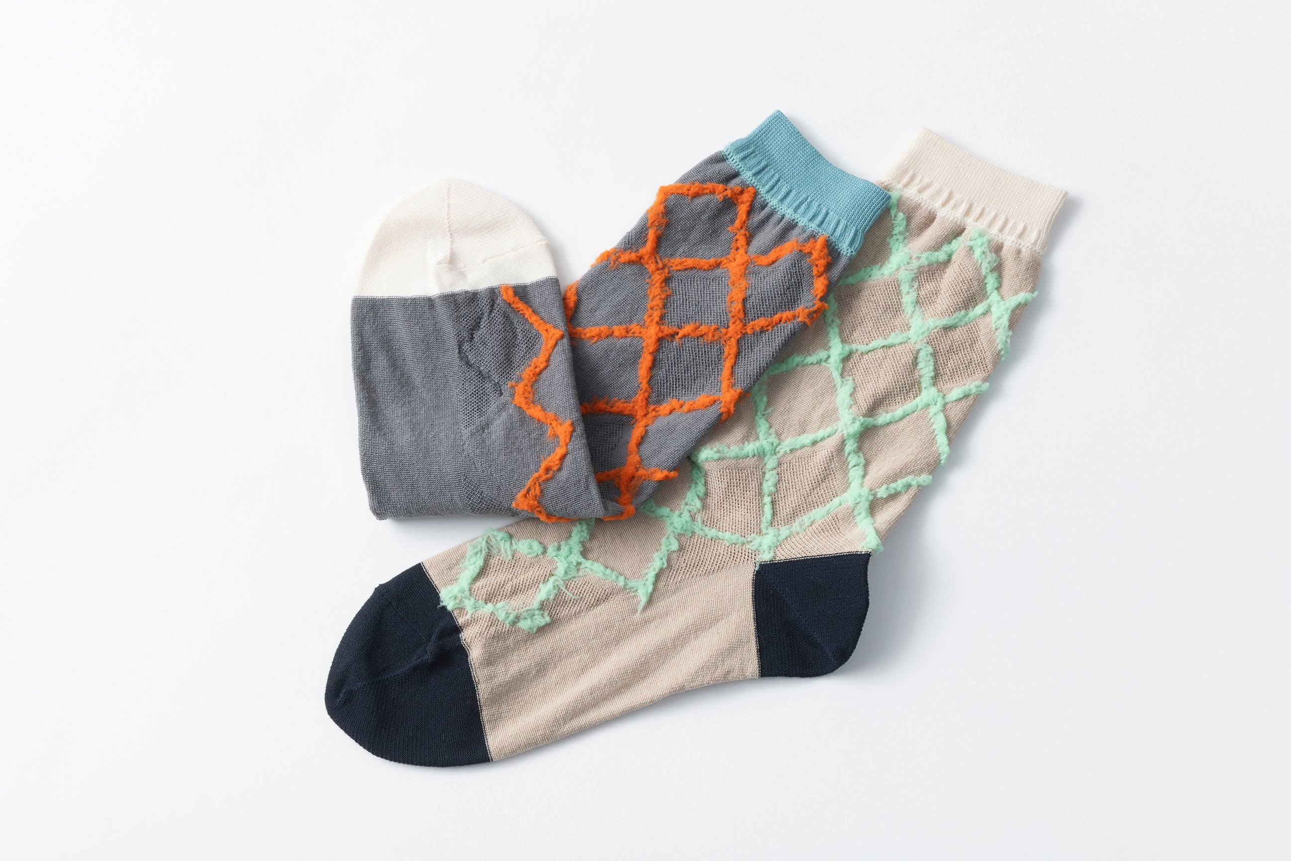 DIAMOND SHAPE FLUFFY SOCKS