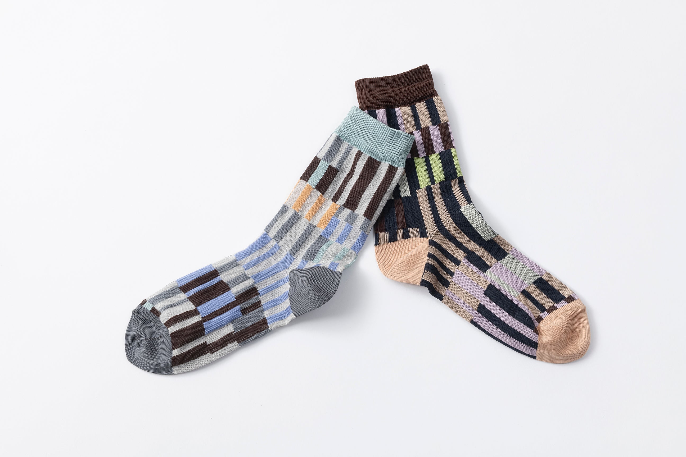 RANDOM PLAID PATTERN PATCH SOCKS