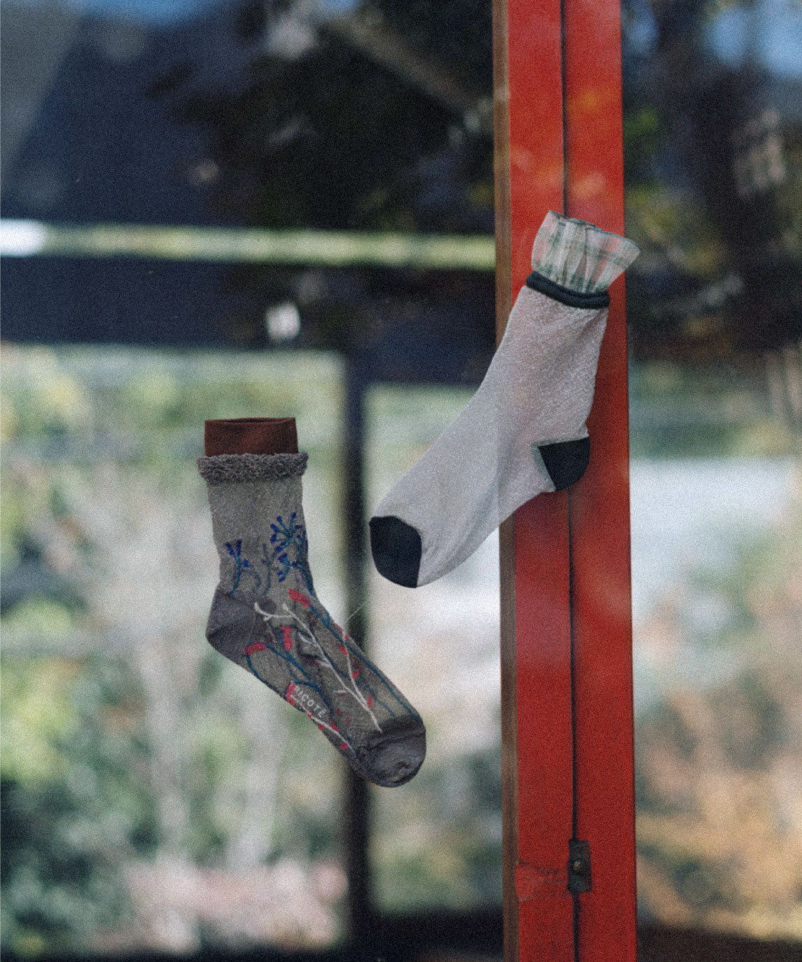 FRILLED CHECK SOCKS