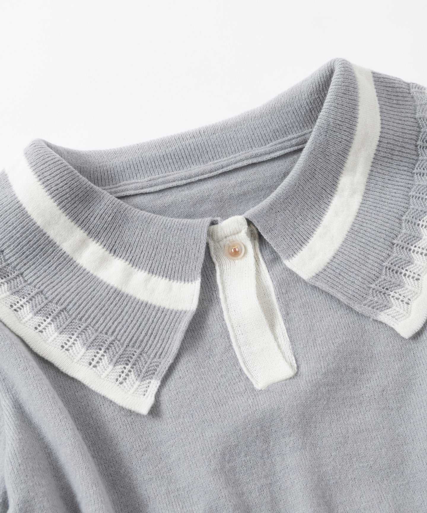 EYELET BIG-COLLAR KNIT