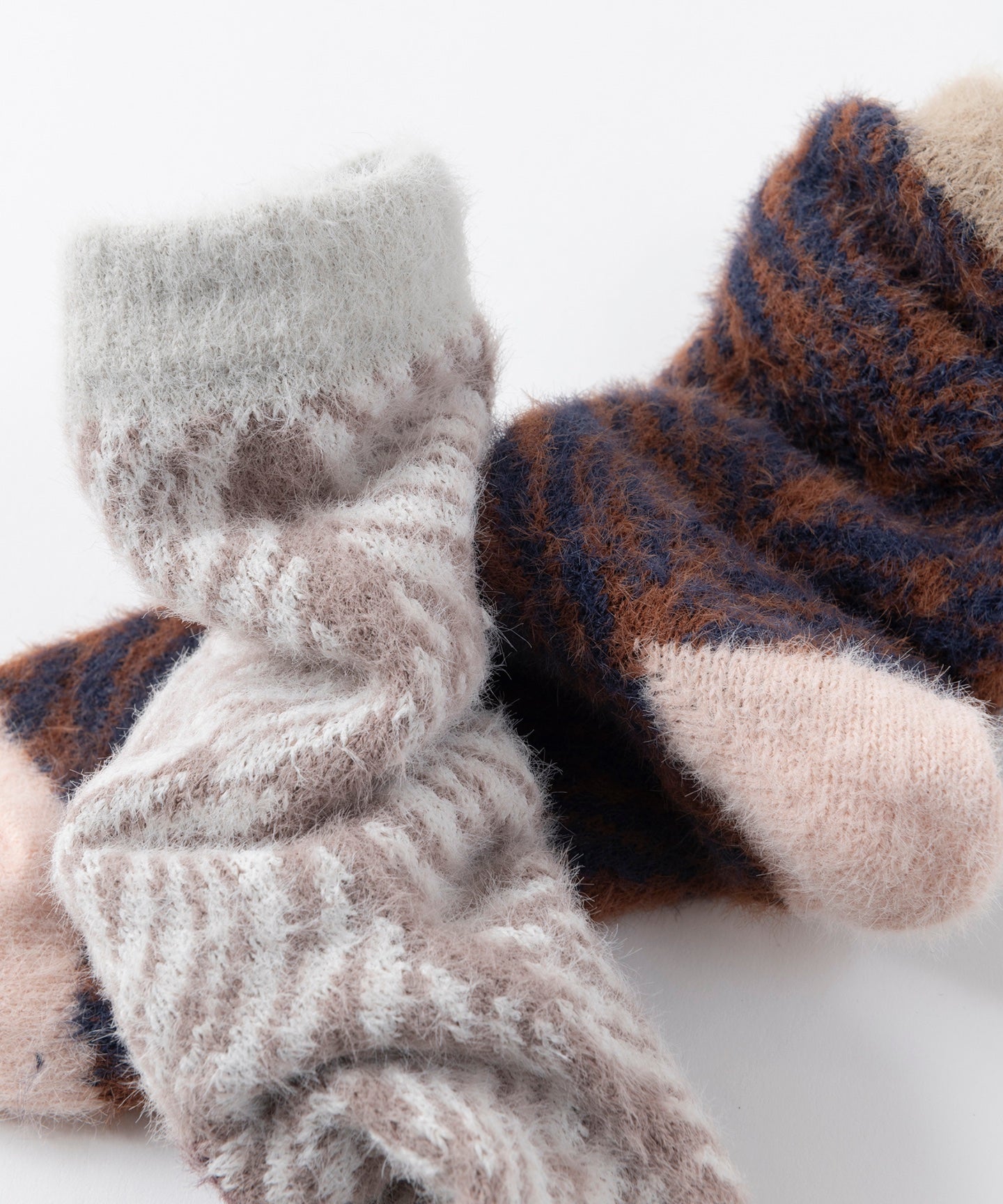 ZEBRA PATTERN ROOM SOCKS