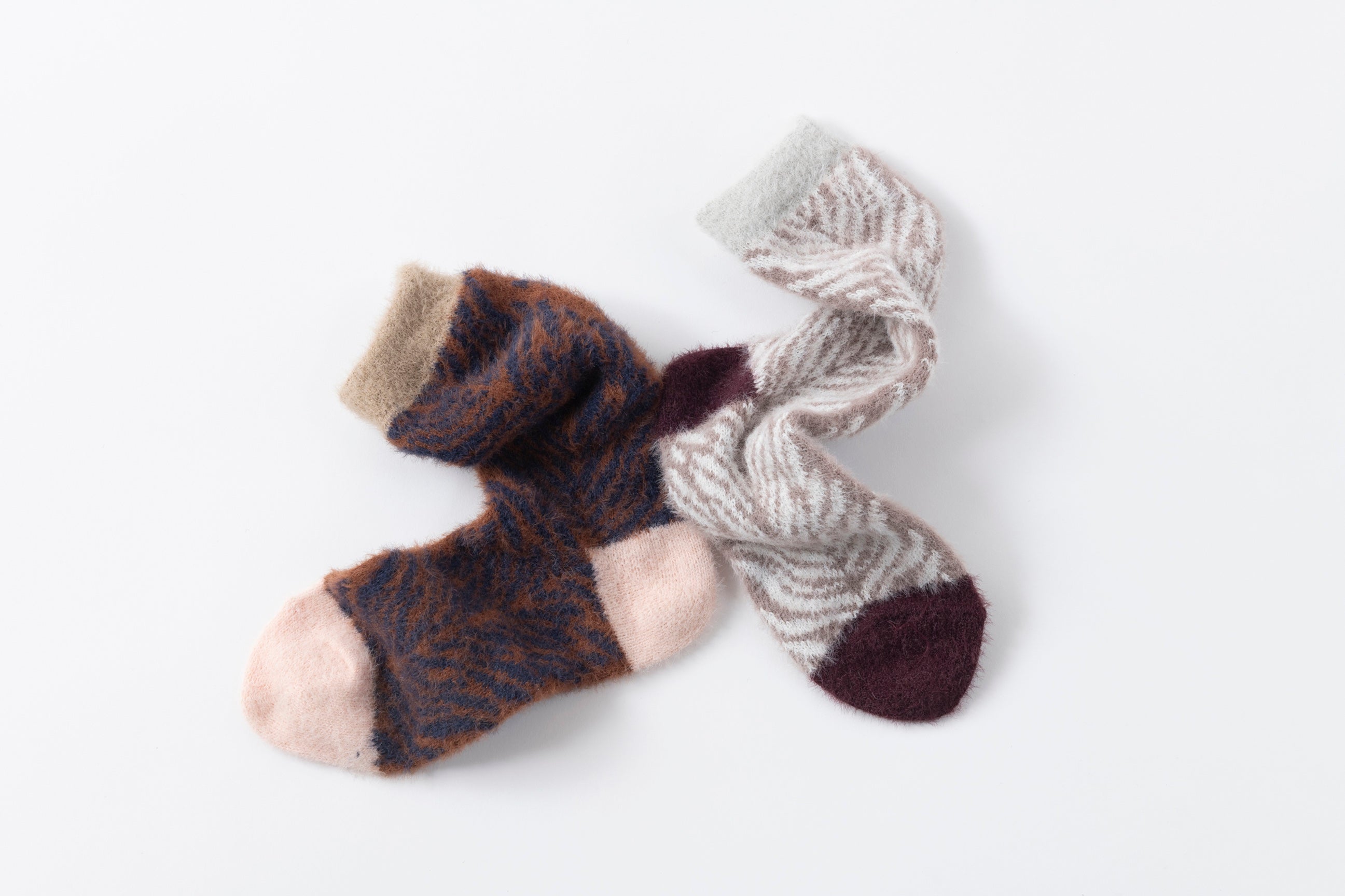 ZEBRA PATTERN ROOM SOCKS