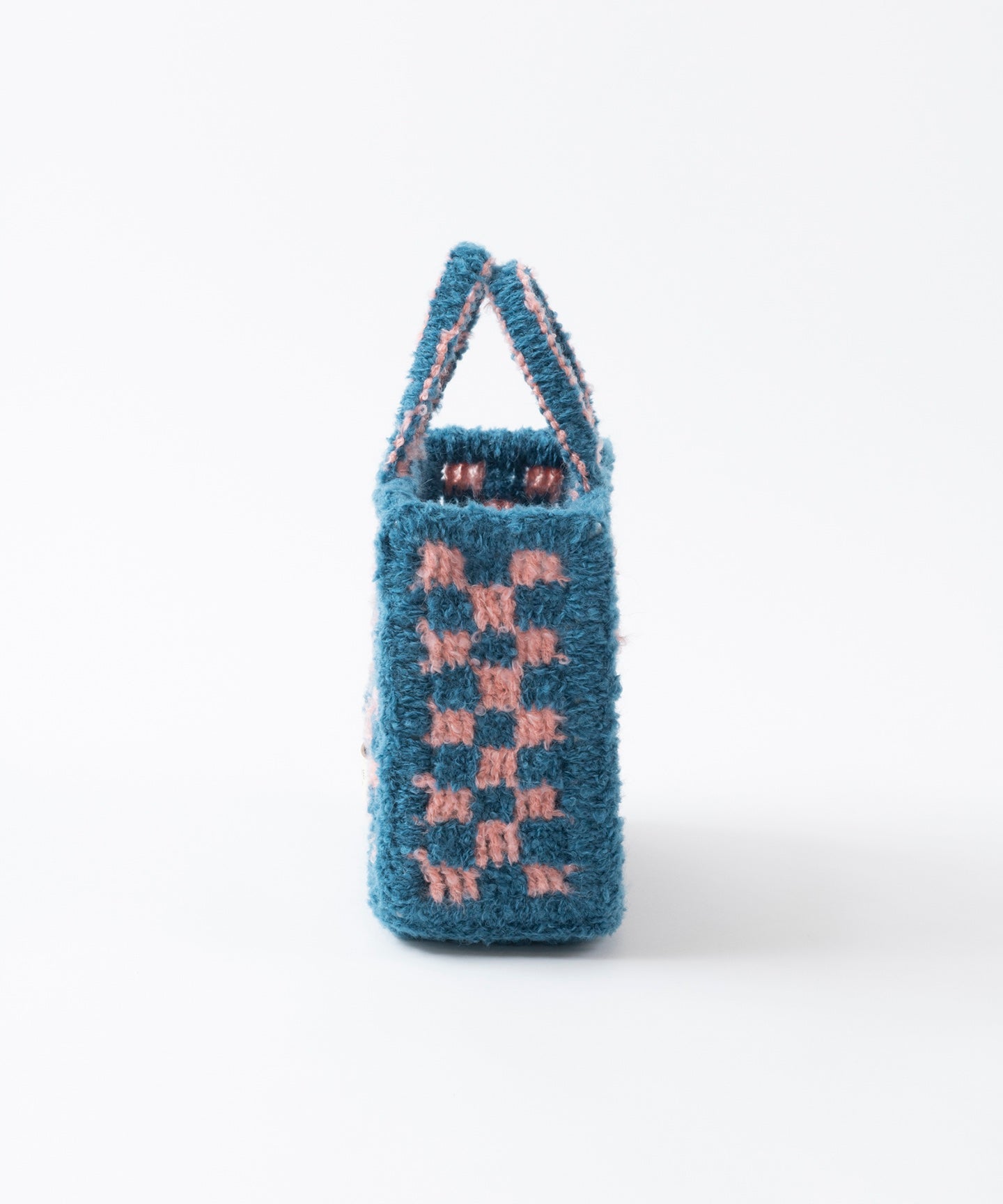 EN CHECKERED BAG