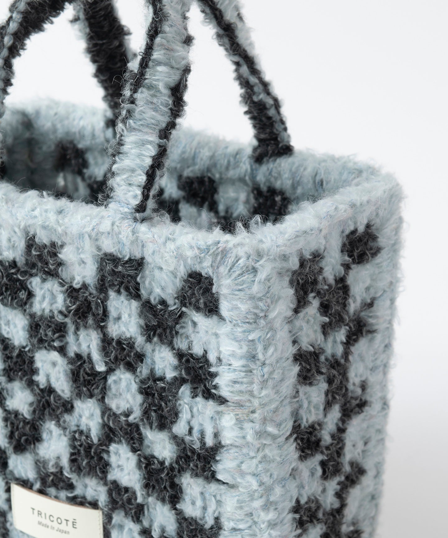 EN CHECKERED BAG