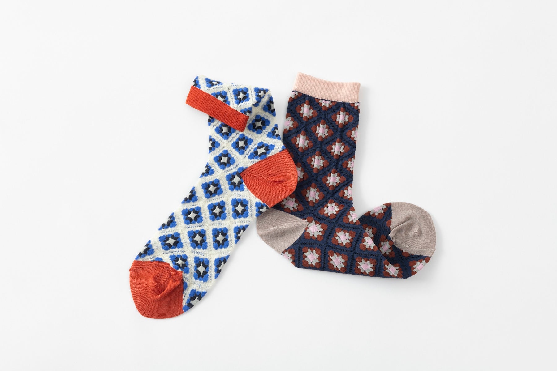 SHEER MOSAIC TILE PATTERN SOCKS