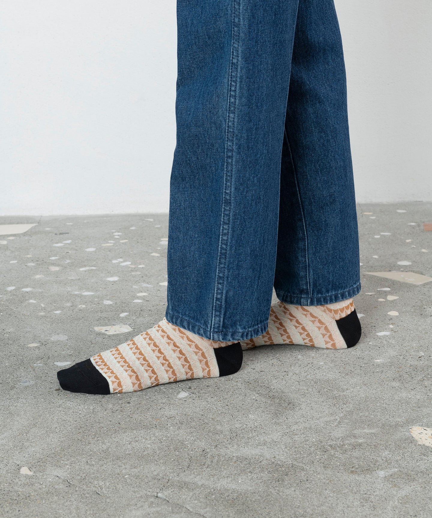 WAVE BORDER BUMPY SOCKS