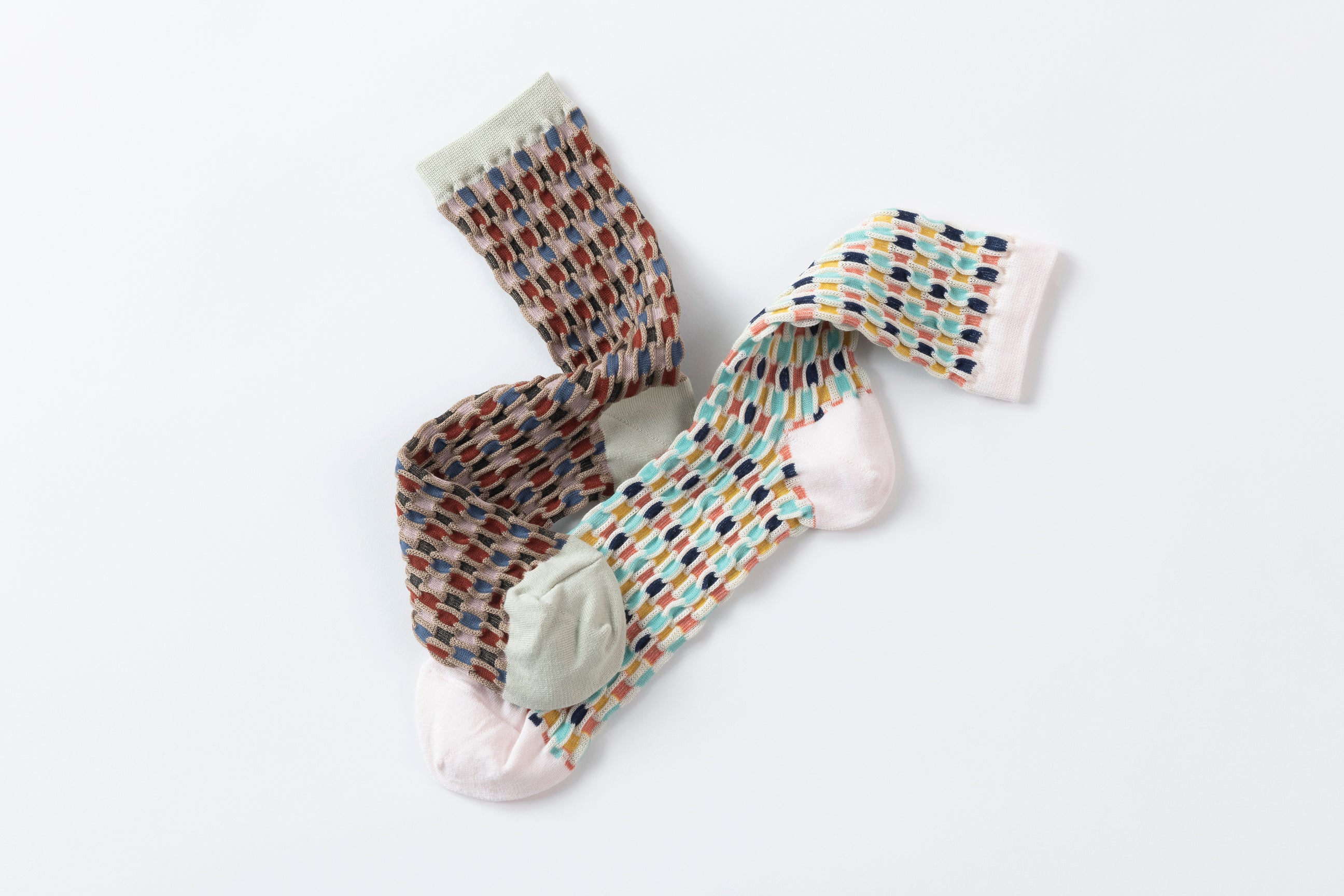 BUMPY CHECKERD SOCKS