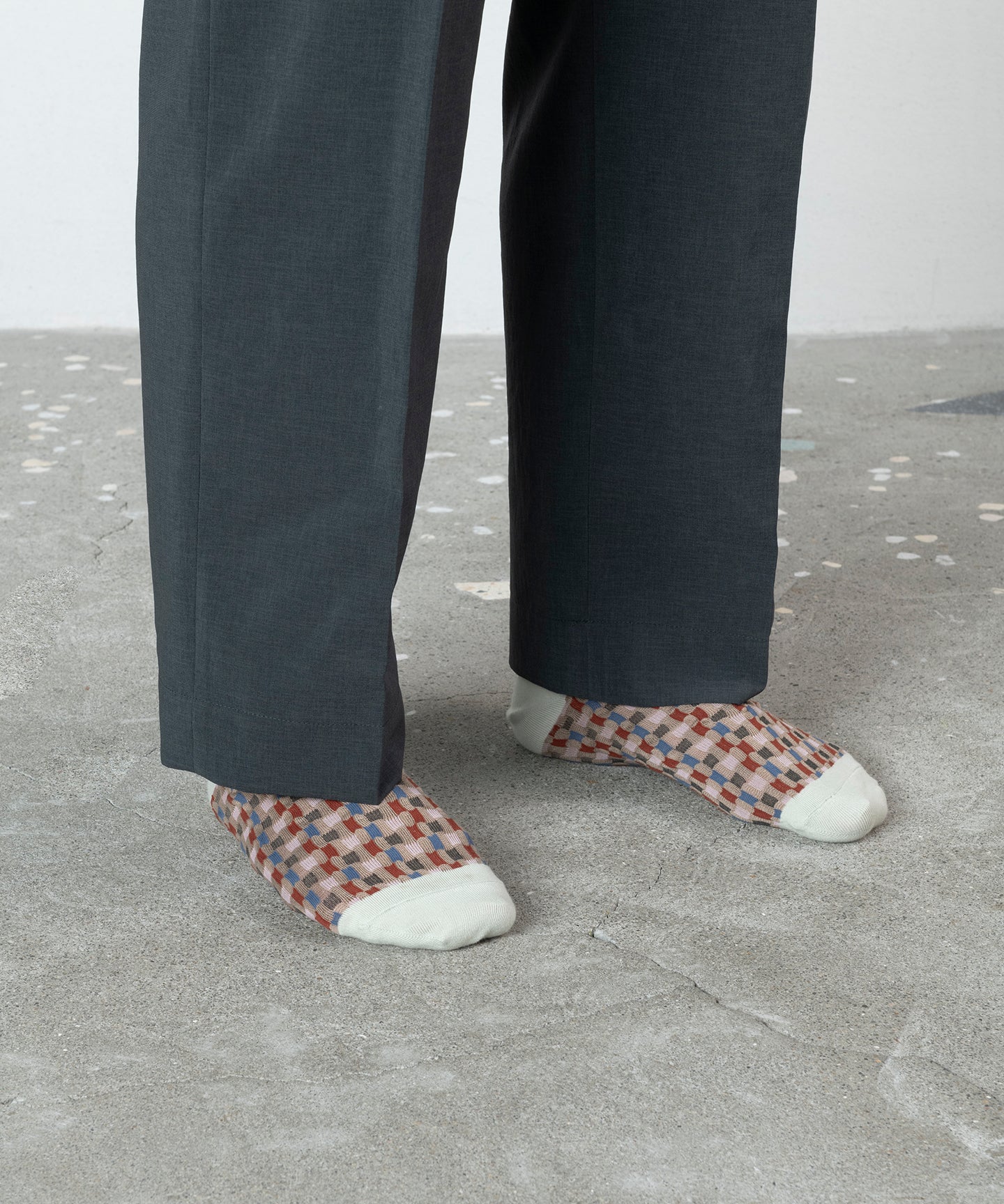 BUMPY CHECKERD SOCKS