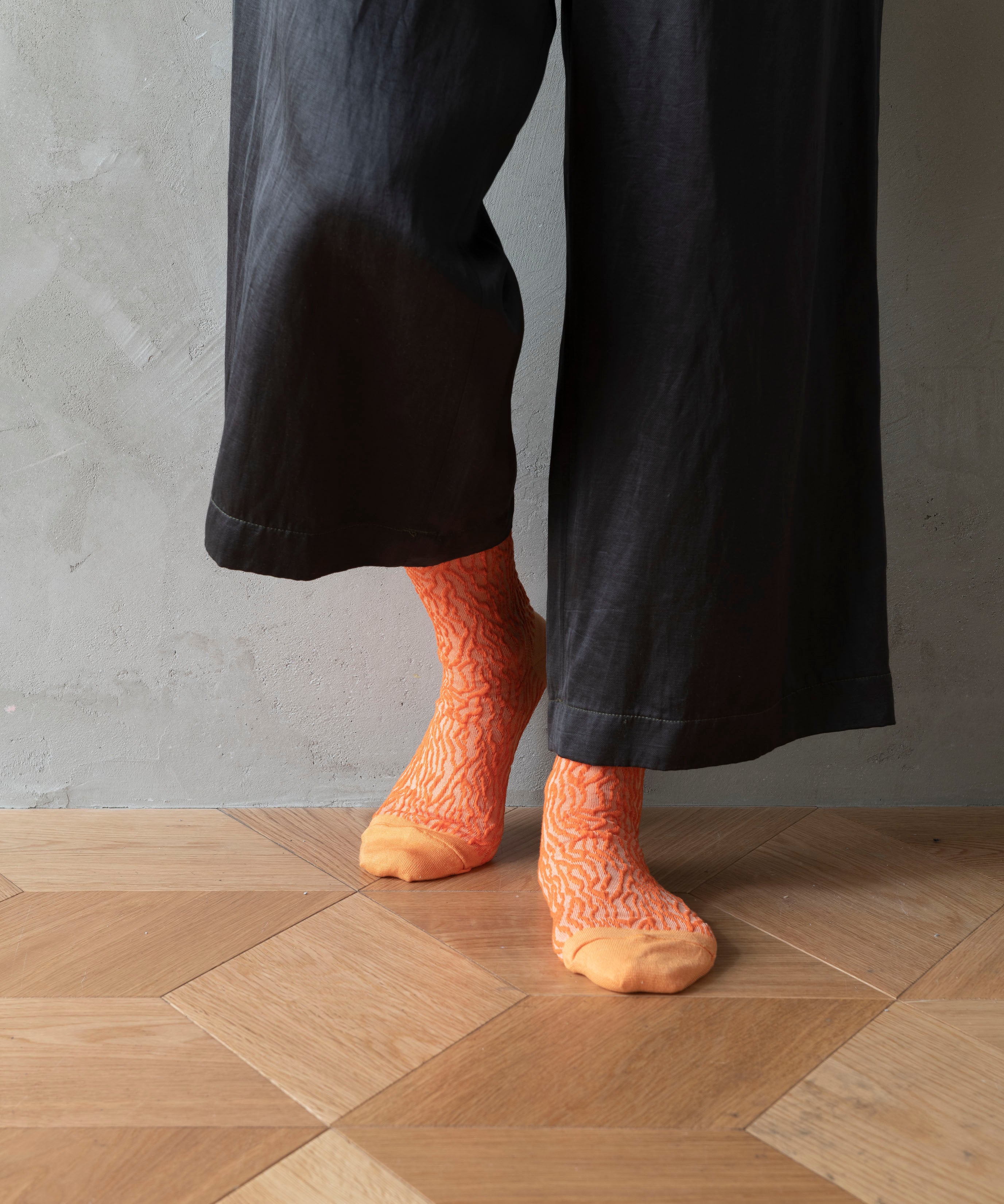 BUMPY GRAIN SOCKS(UNISEX)