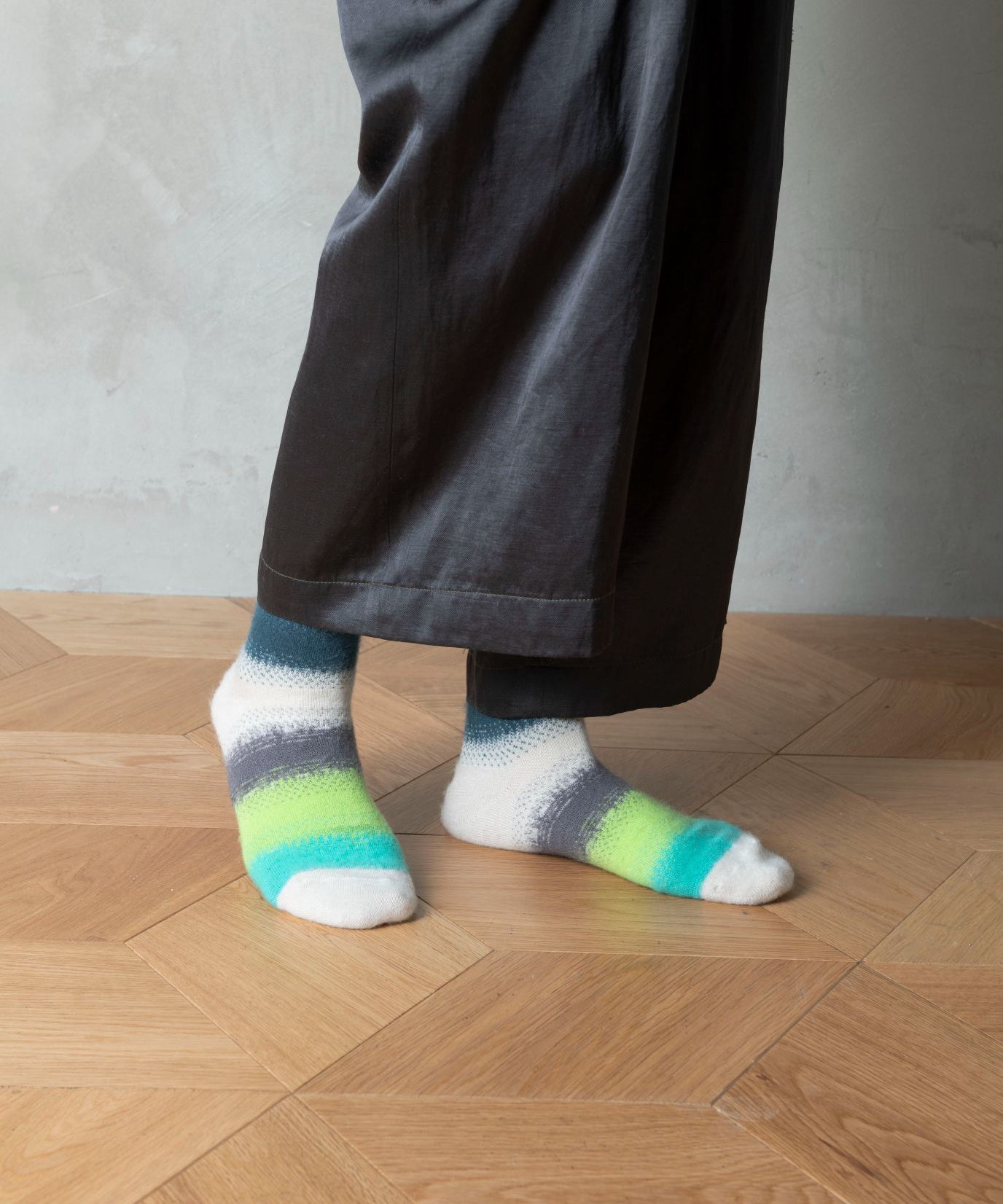 RAISED GRADATION SOCKS