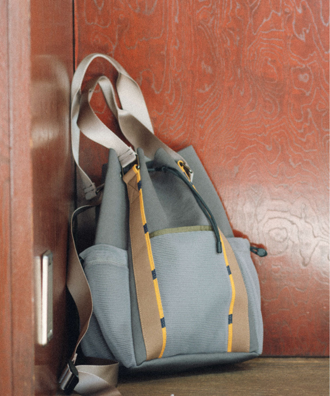 POCKET MESH BACKPACK
