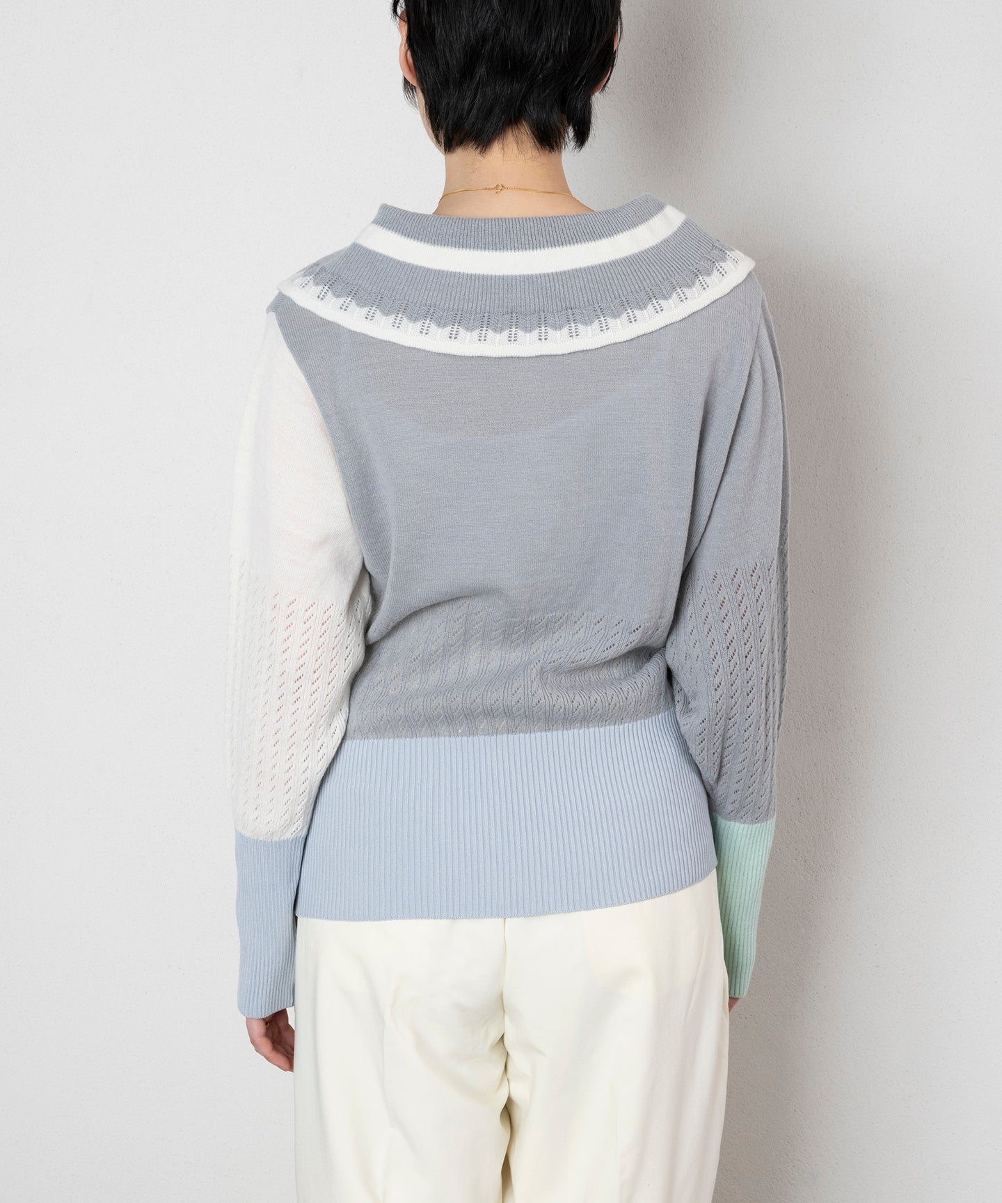 EYELET BIG-COLLAR KNIT