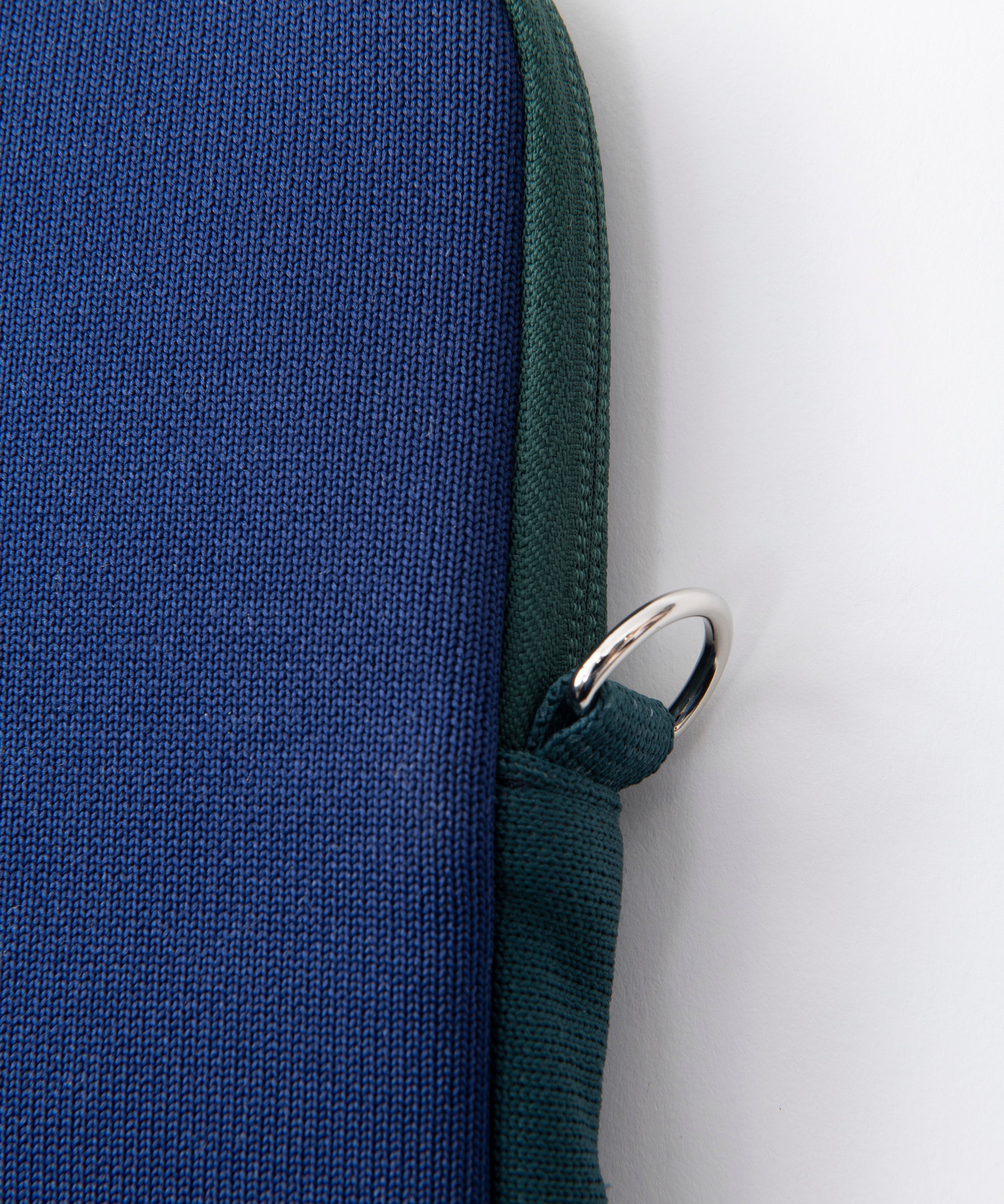 SEMI CIRCLE KNIT PC CASE
