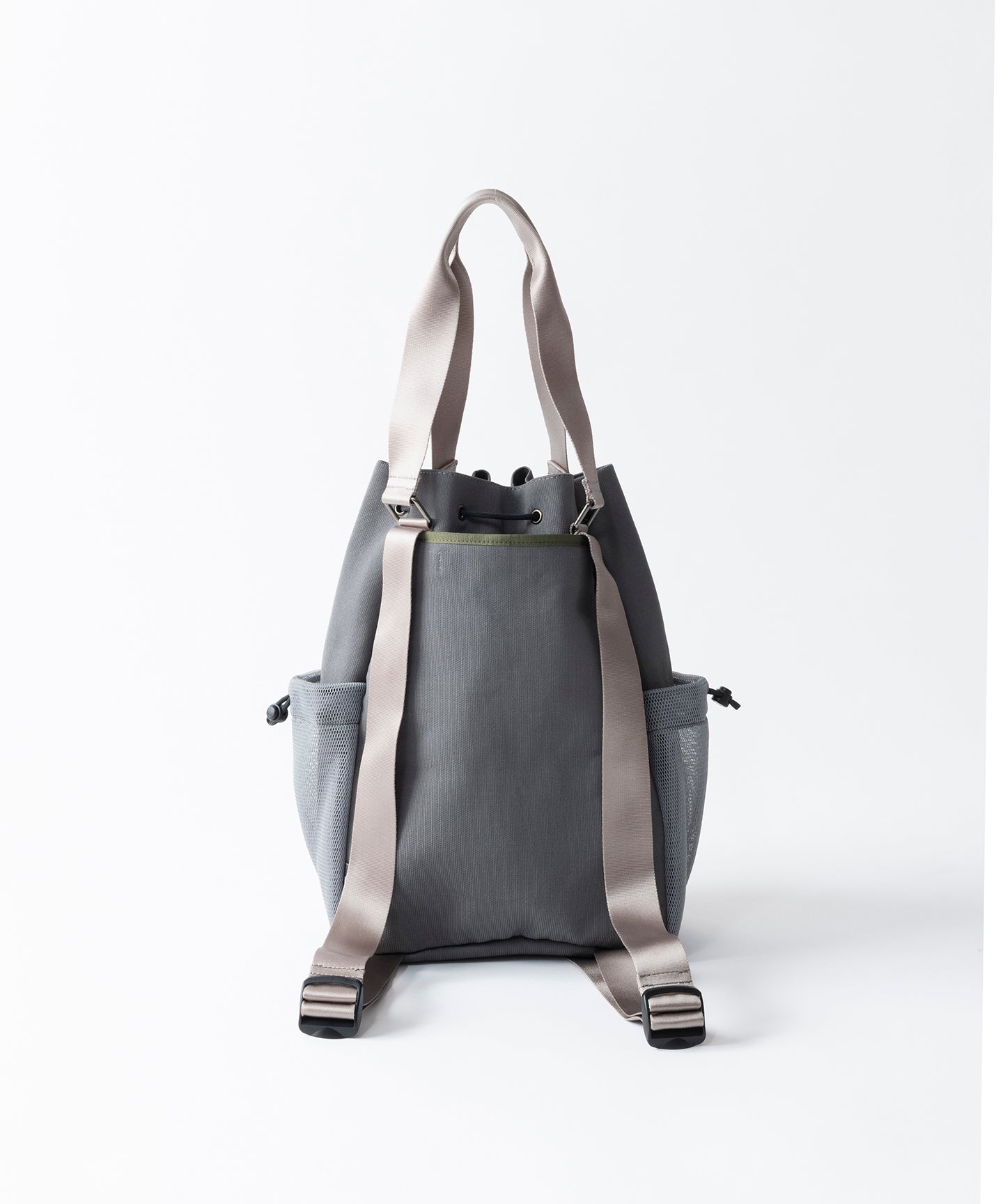POCKET MESH BACKPACK