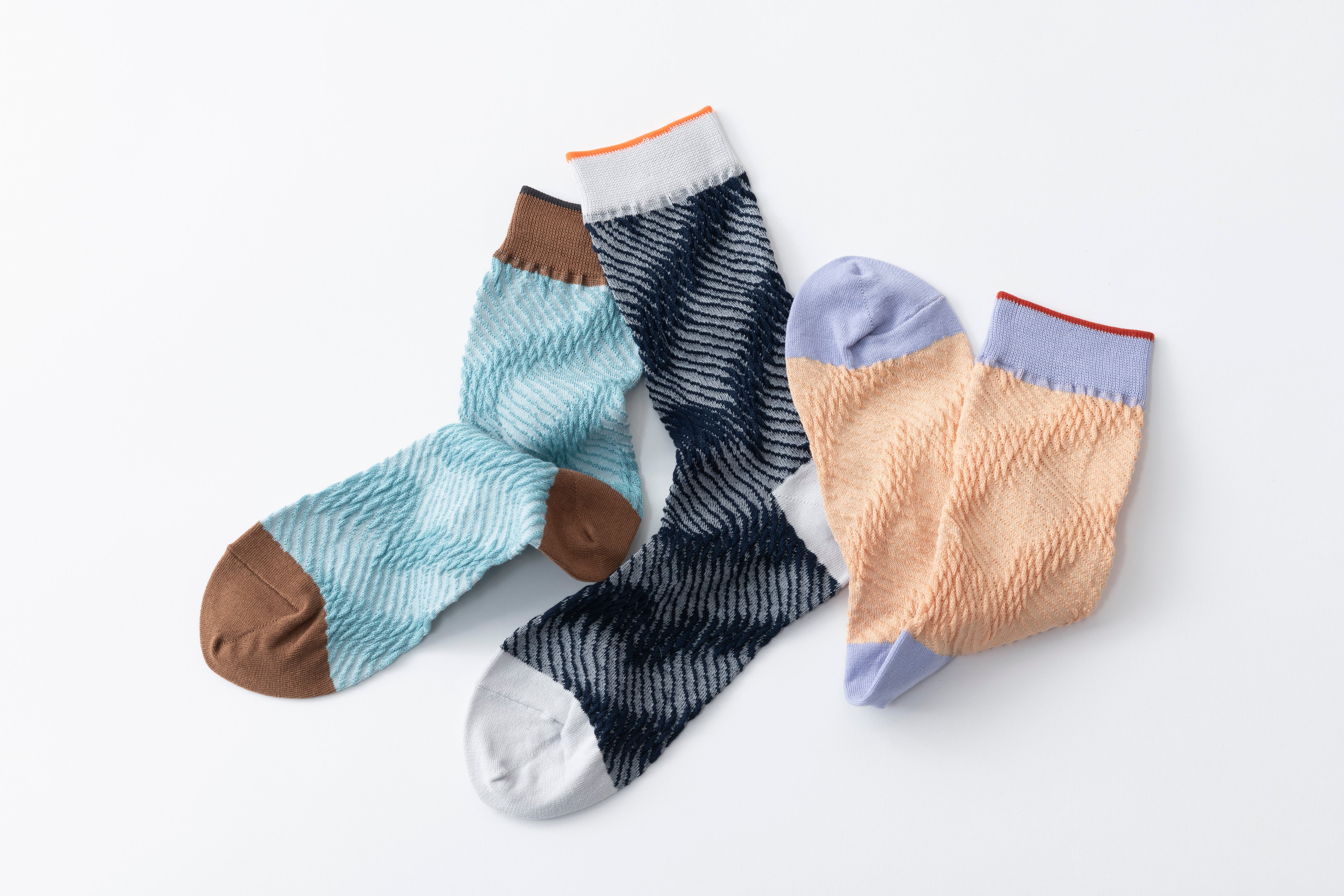 BUMPY BLUR STRIPE SOCKS(UNISEX)