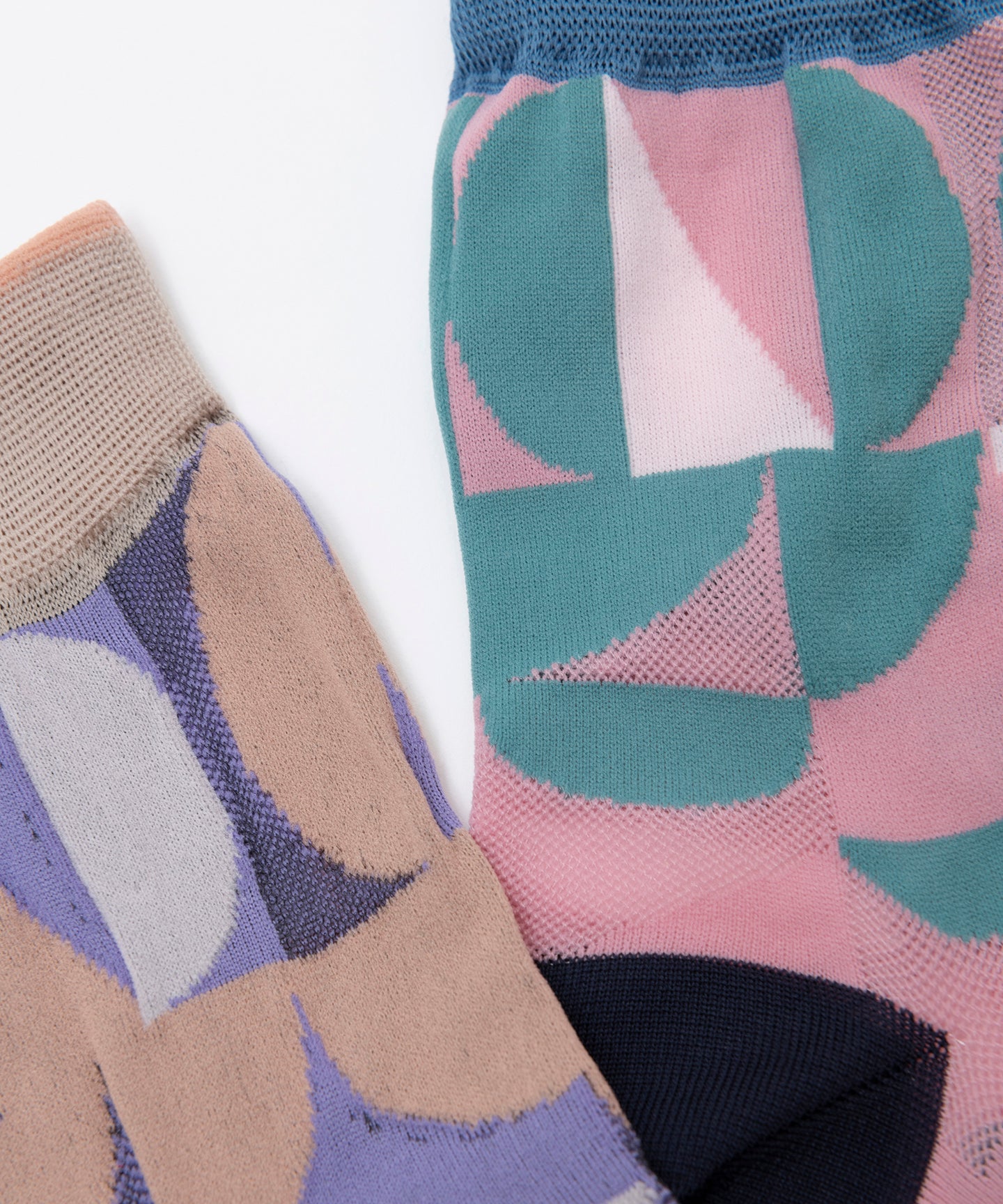 GEOMETRIC MESH SOCKS