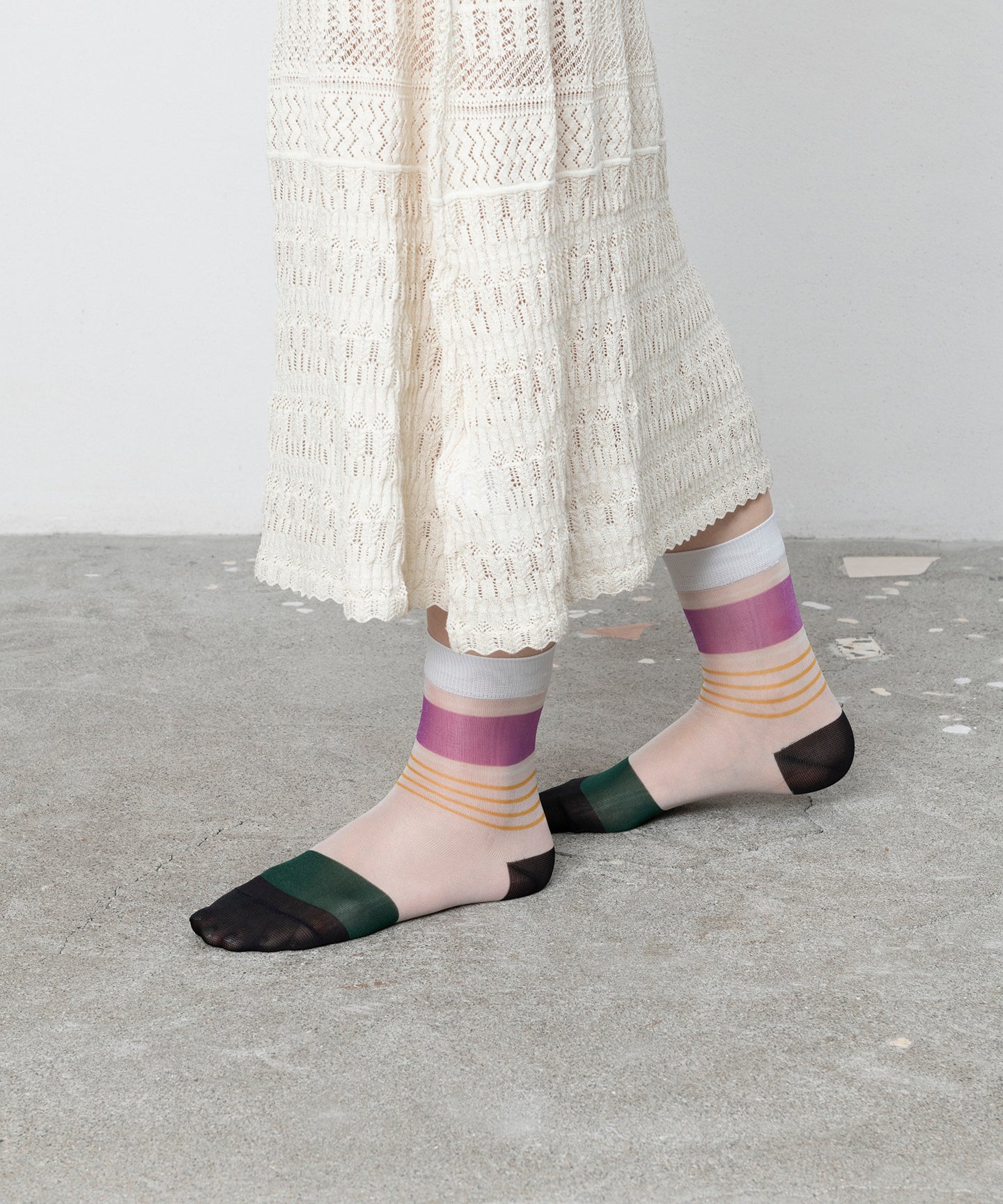 SHEER BOREDER SOCKS