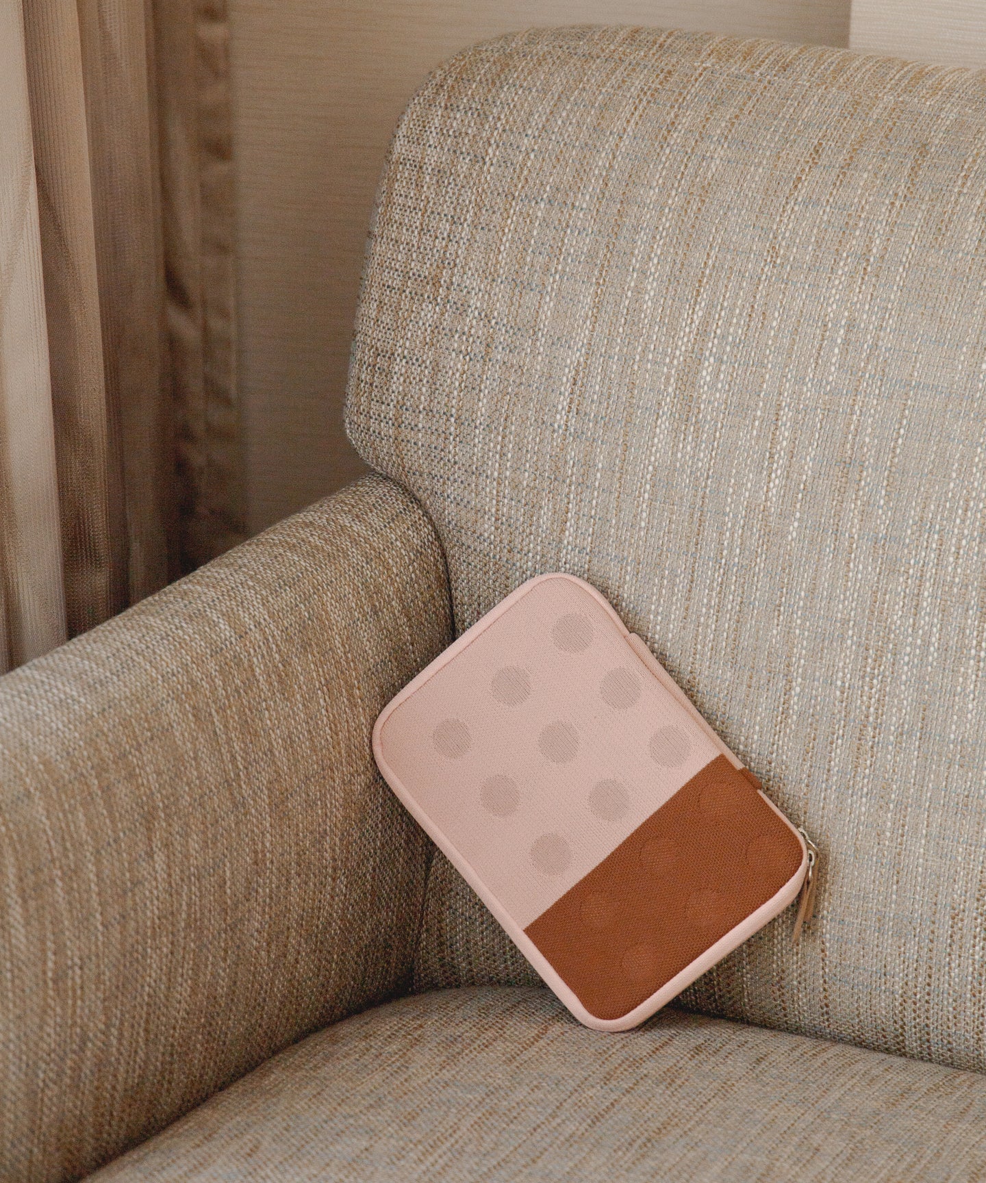 MCH HAND BOOK CASE S