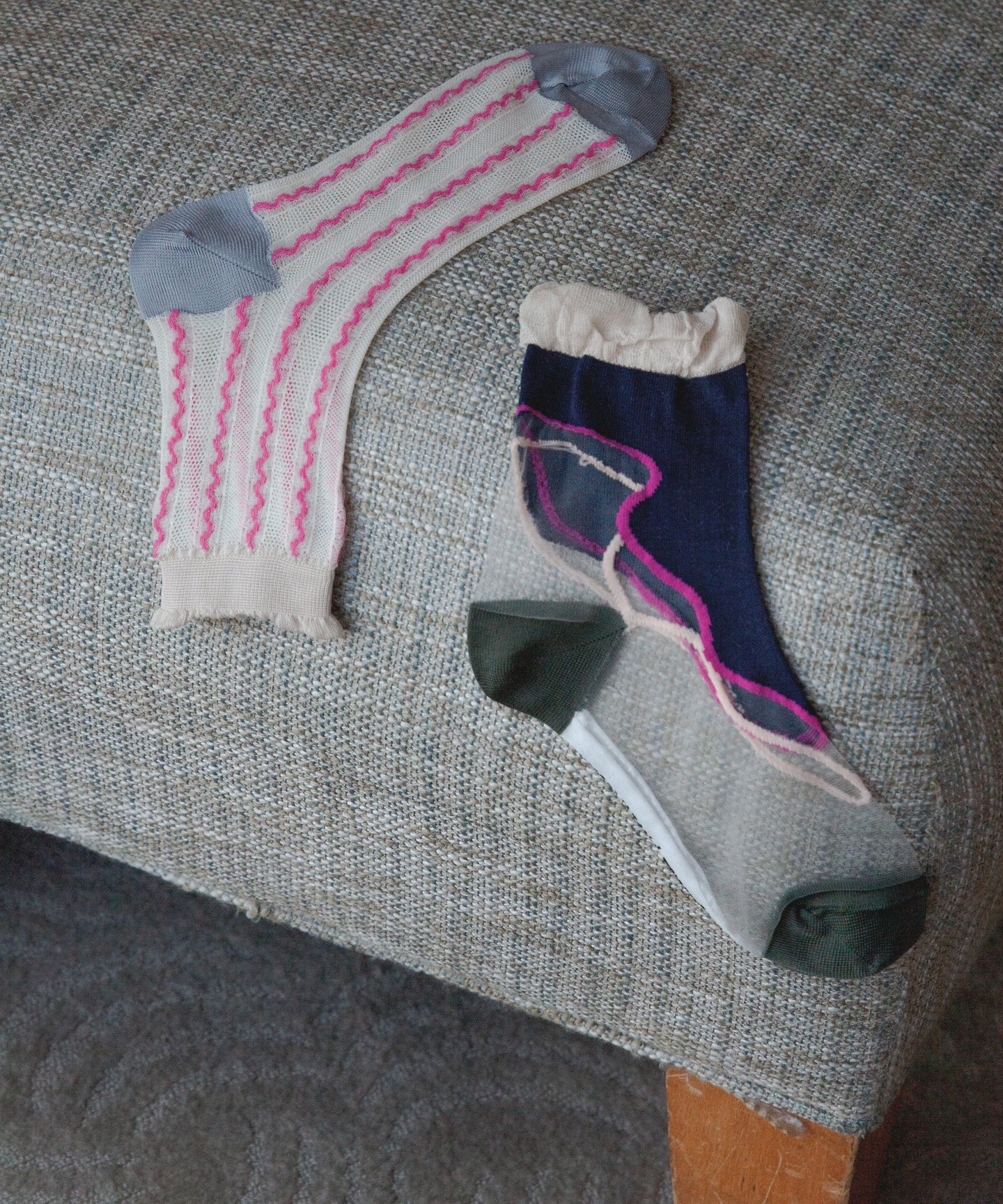 WAVY STRIPE SOCKS