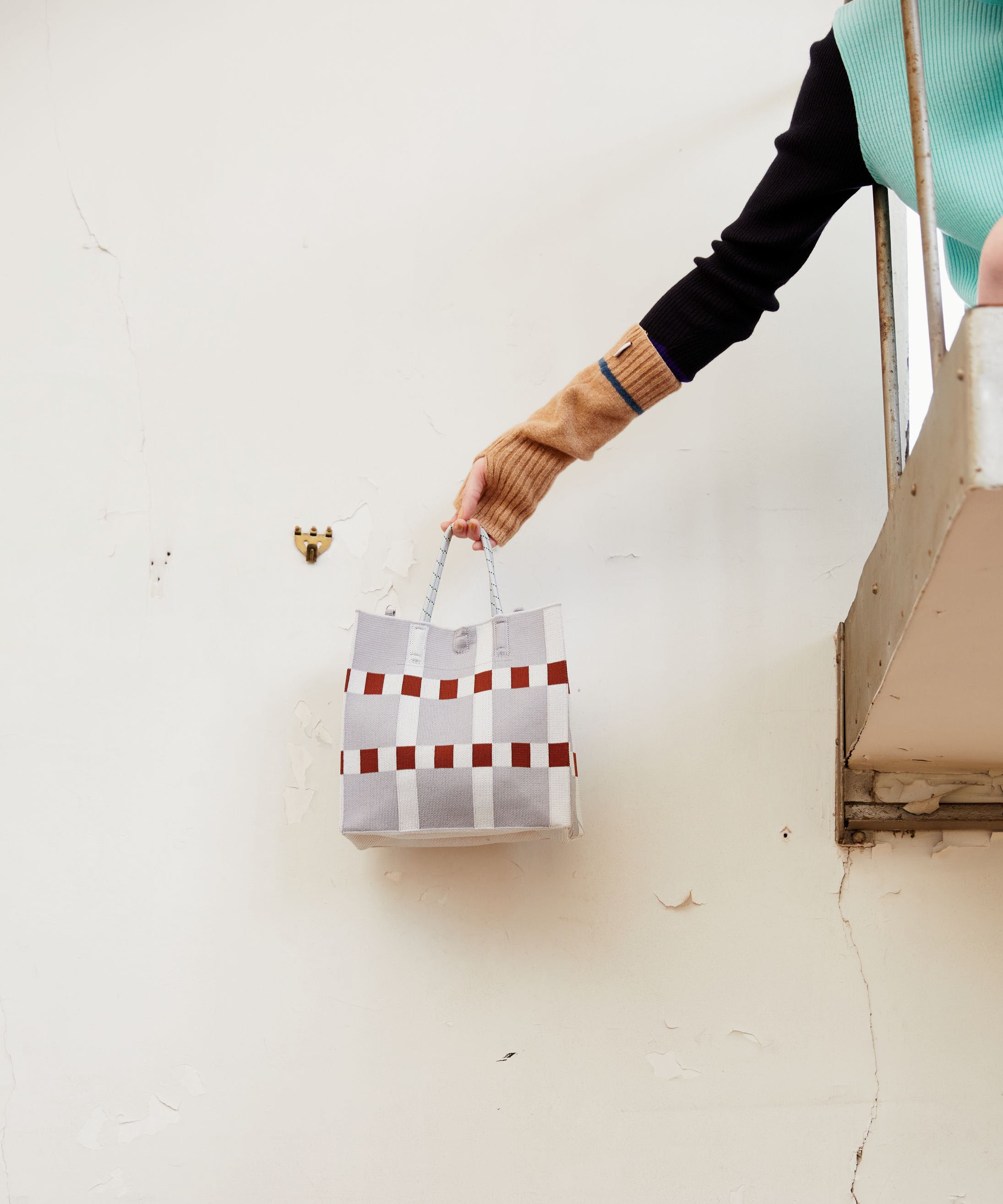 TILE PATTERN PAPER BAG
