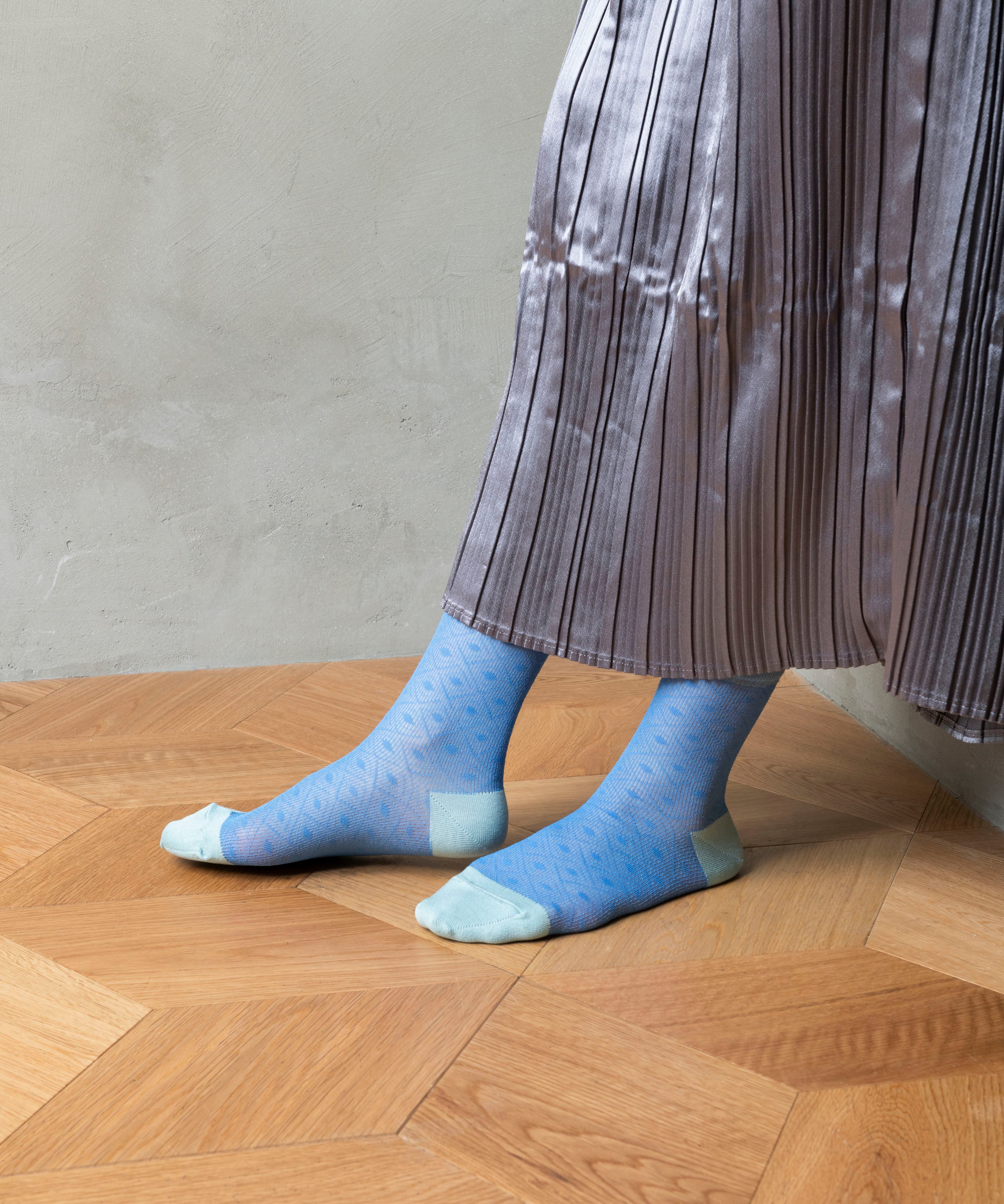 SHEER BUMPY SOCKS