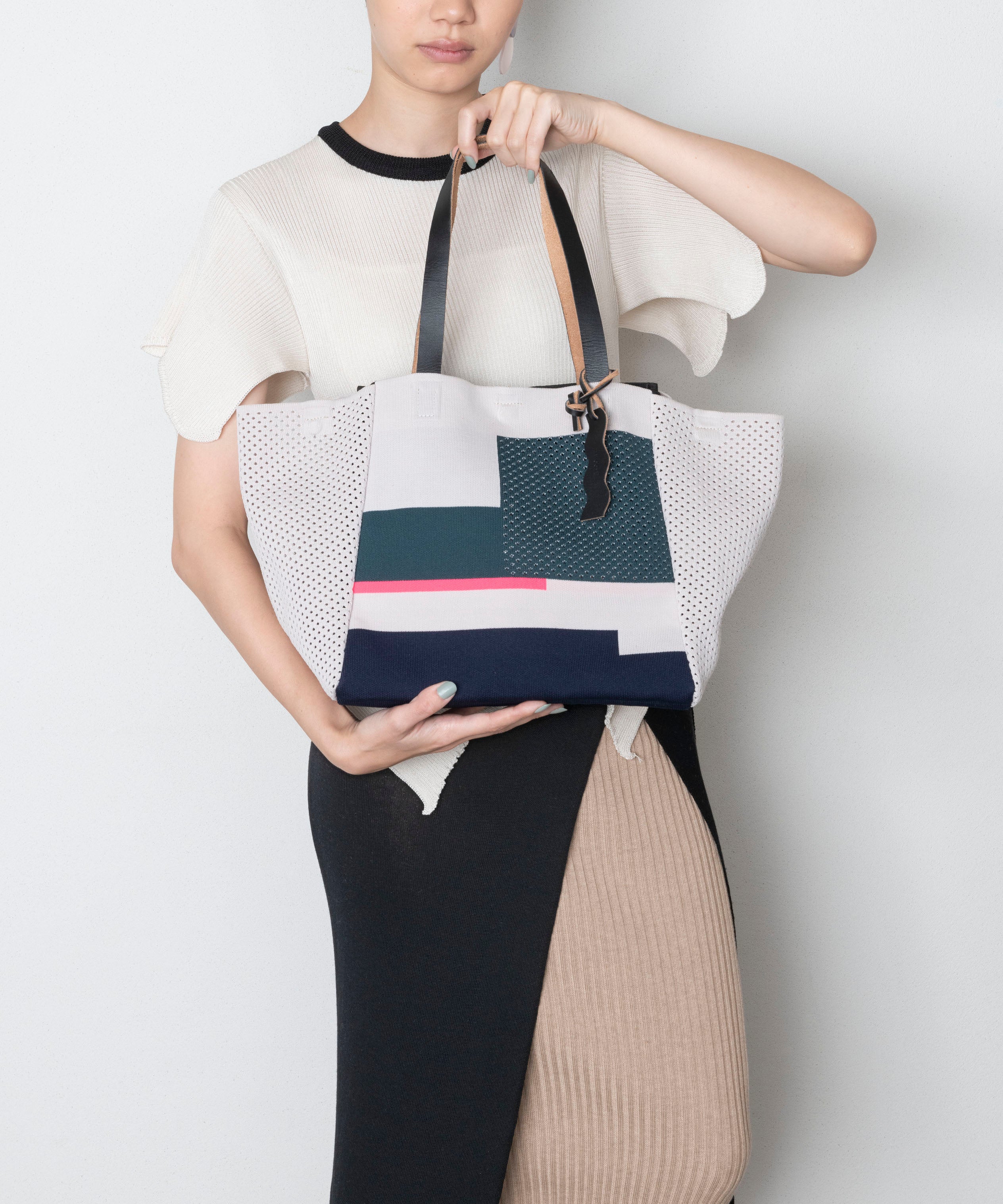 PATCHWORK MESH TOTE
