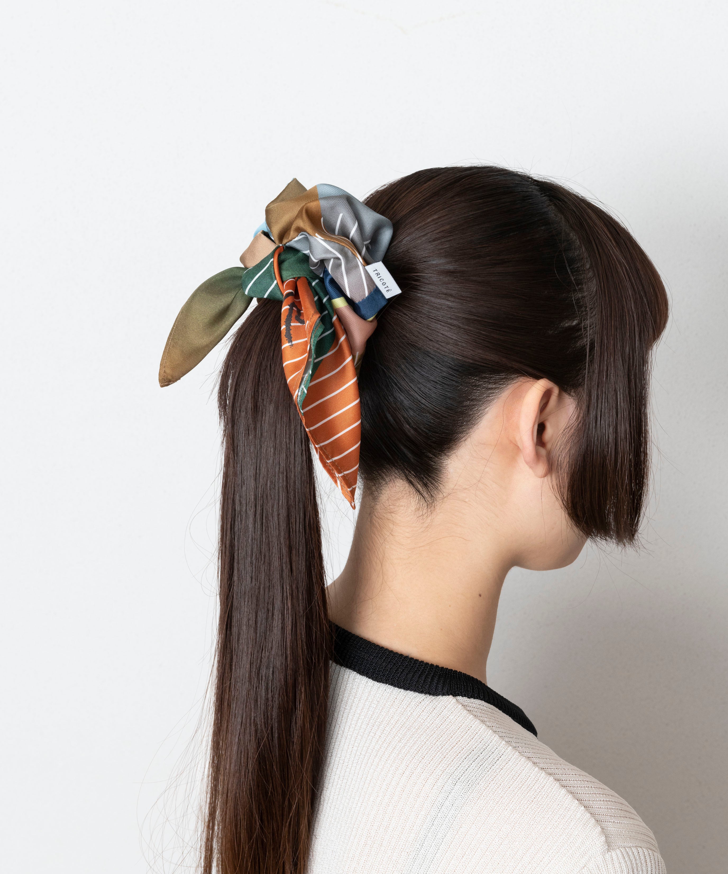 MOTION TEXTILE SCRUNCHIE