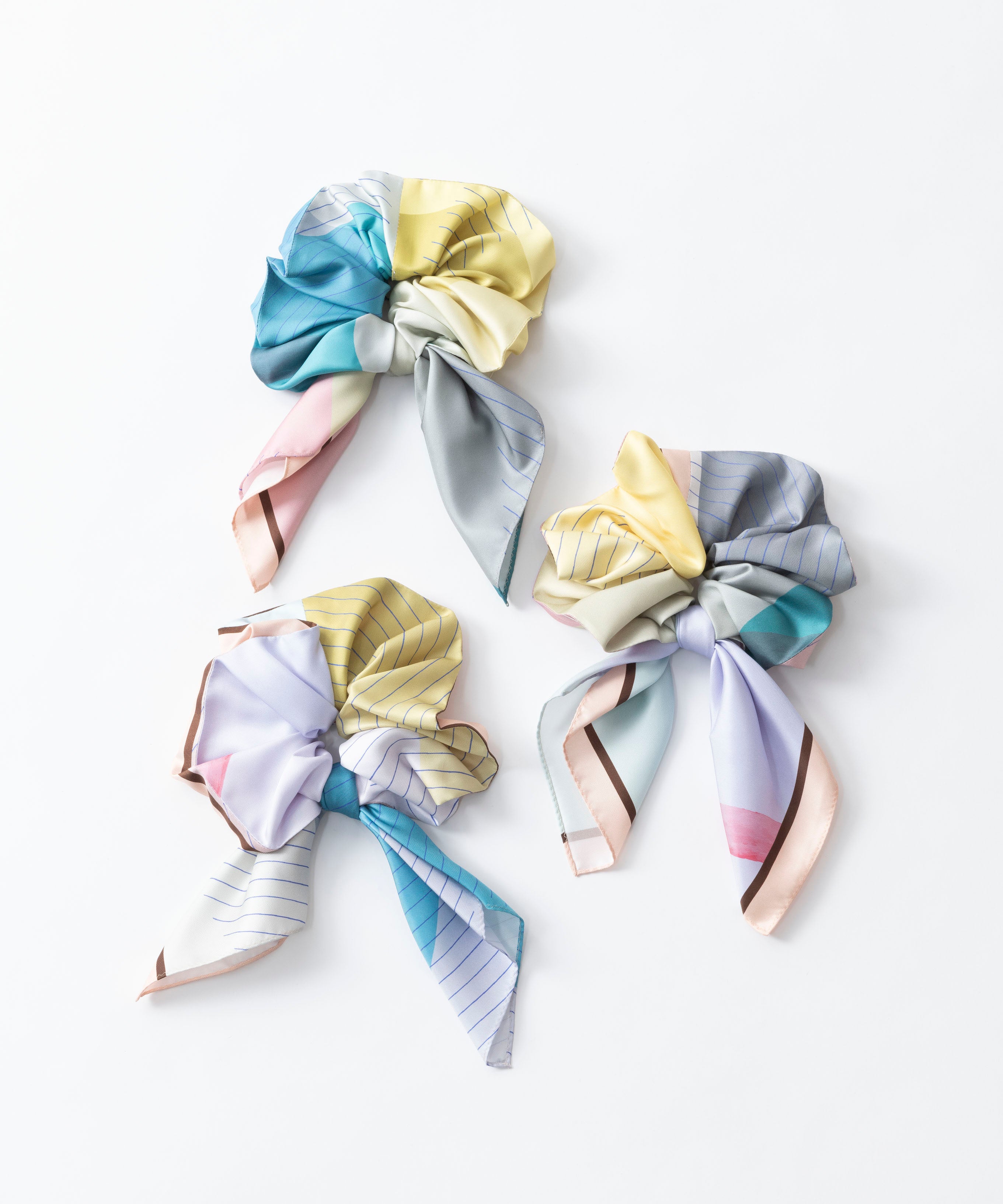 MOTION TEXTILE SCRUNCHIE