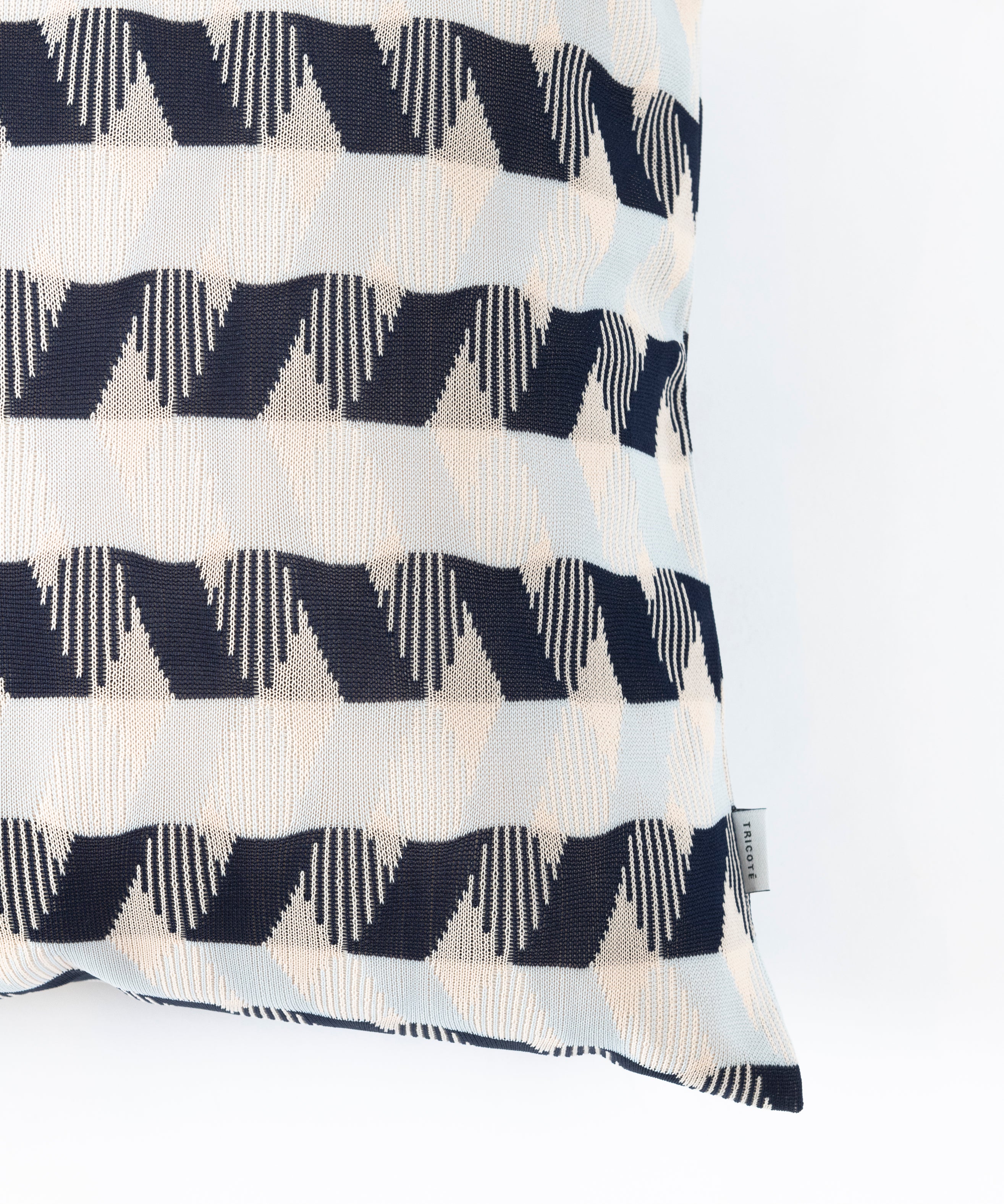 ARROW CUSHION COVER 45×45