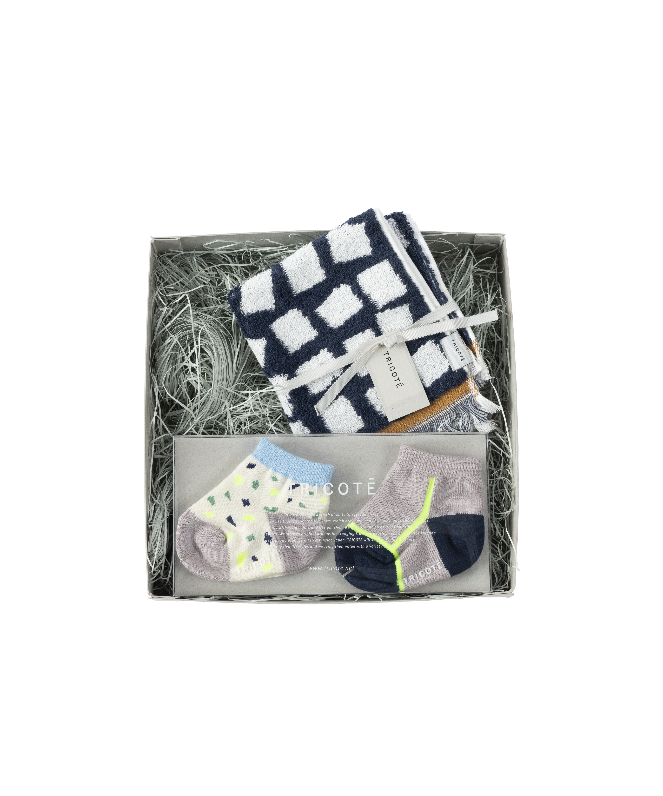BABY GIFTSET SOCKS & HANDTOWEL