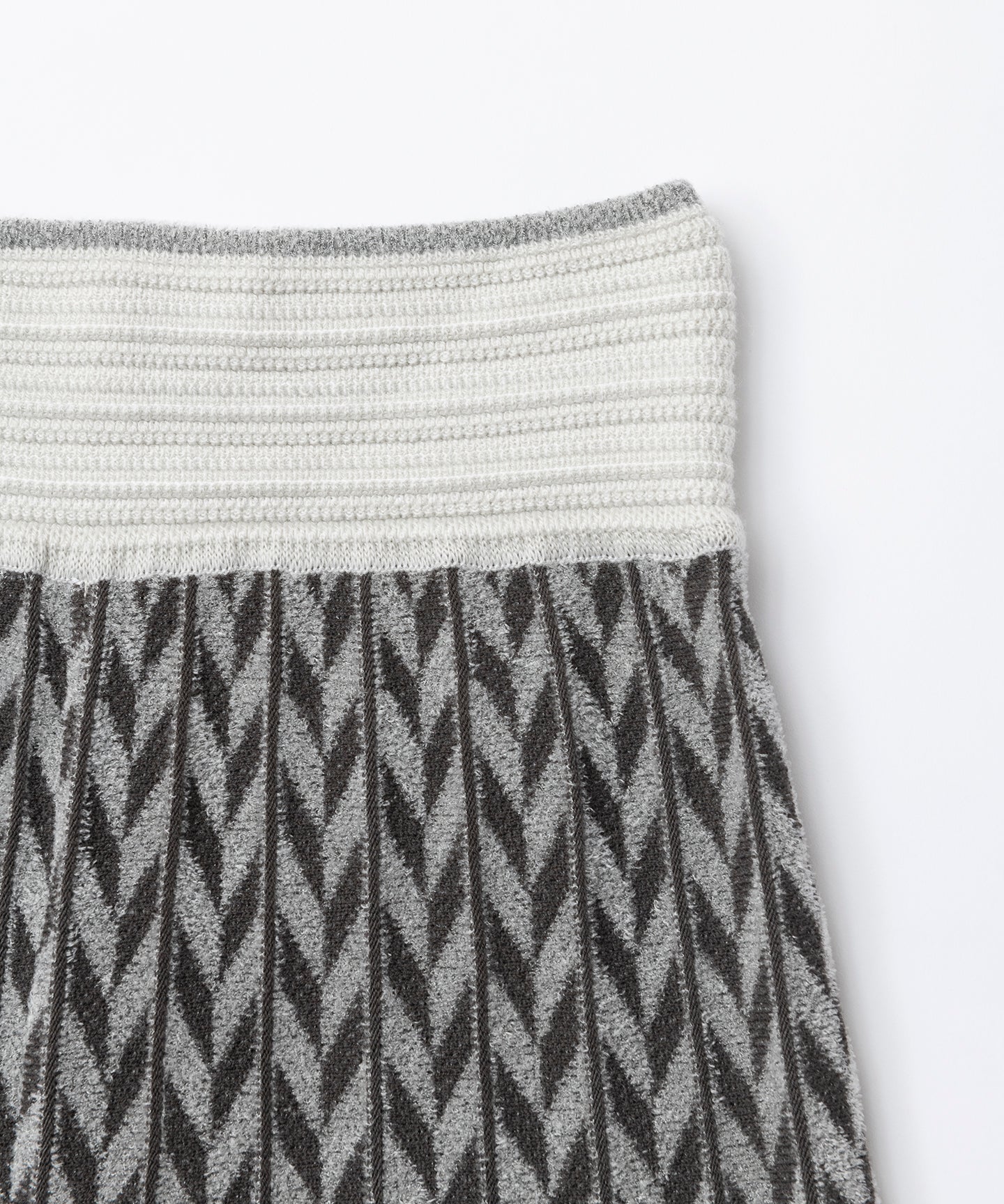 HERRINGBONE PLEATS PANTS